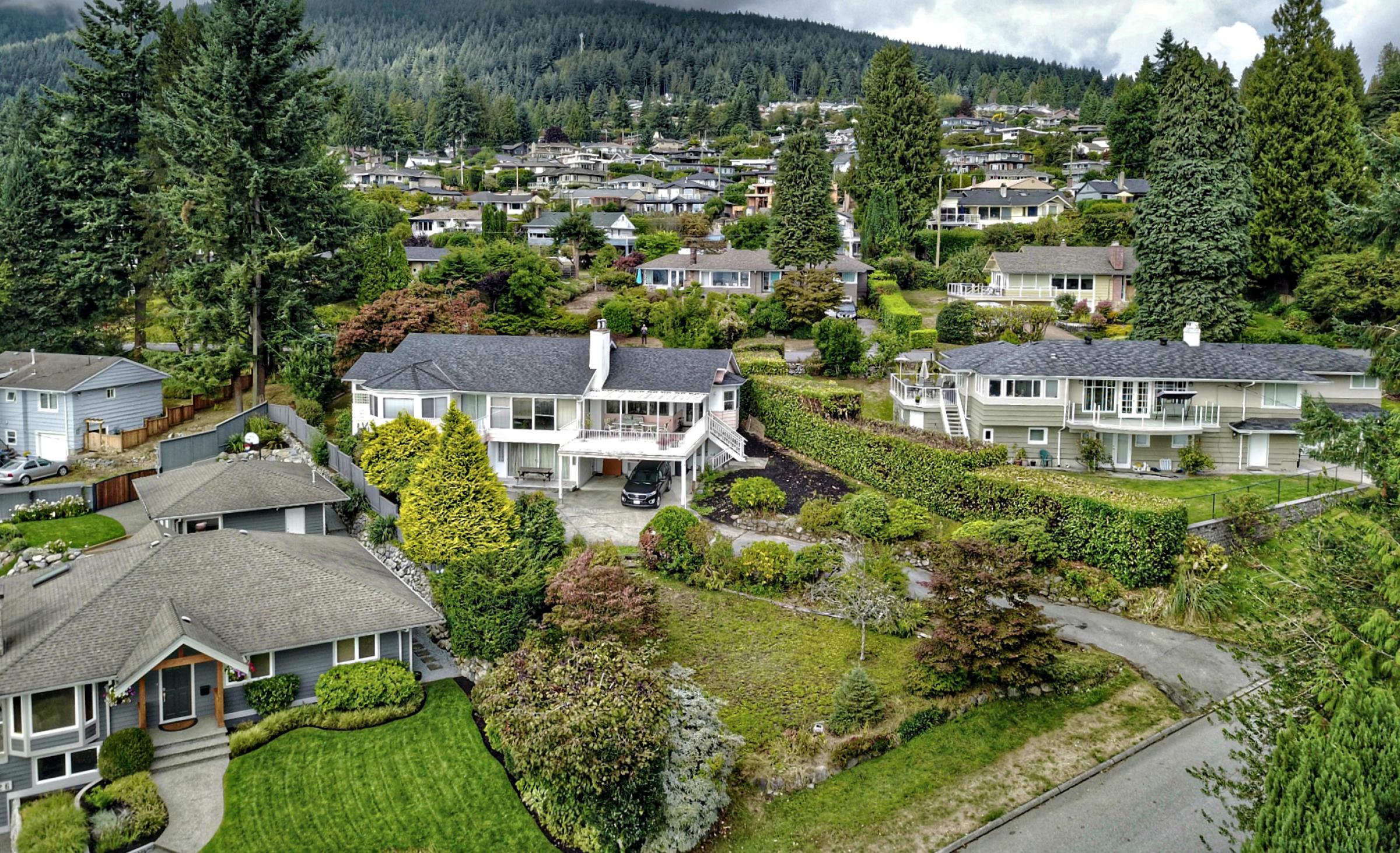 195 Sandringham Crescent, Upper Lonsdale, North Vancouver 195 Sandringham Crescent, Upper Lonsdale, North Vancouver