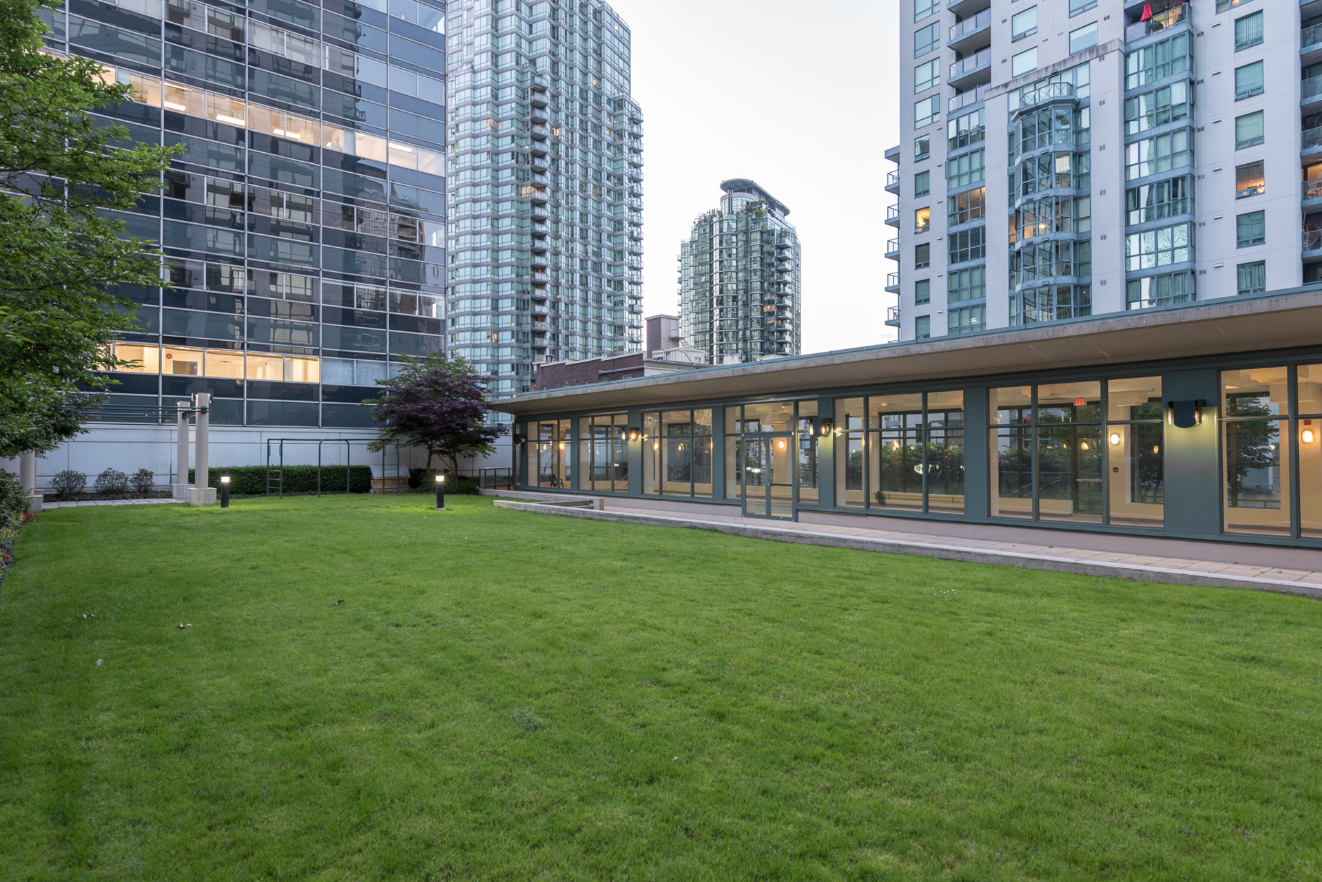 1239_w_georgia-360hometours-40s at 1901 - 1239 W Georgia, Coal Harbour, Vancouver West