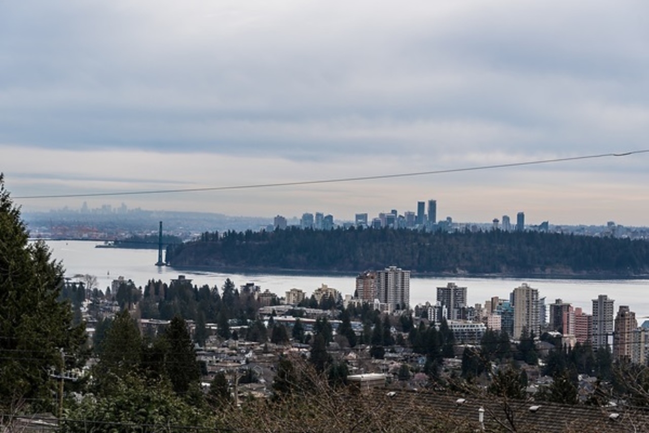 2540  Avenue, Queens, West Vancouver 2
