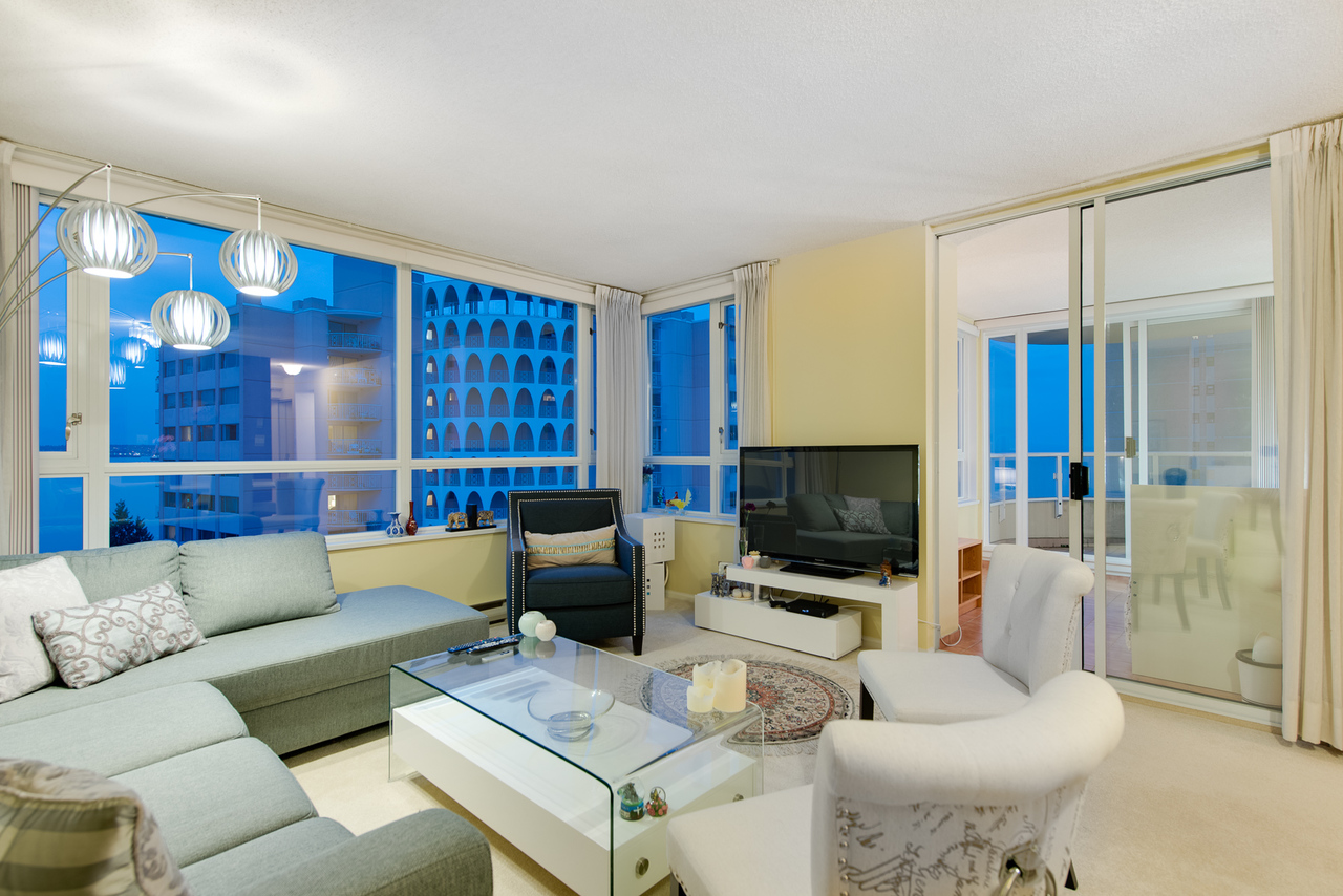 living-2 at 802 - 2203 Bellevue, Dundarave, West Vancouver