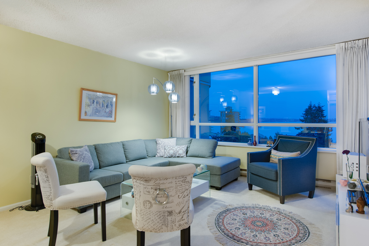 living at 802 - 2203 Bellevue, Dundarave, West Vancouver