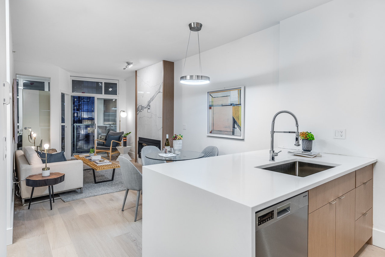 living at 508 - 1239 Georgia, Coal Harbour, Vancouver West