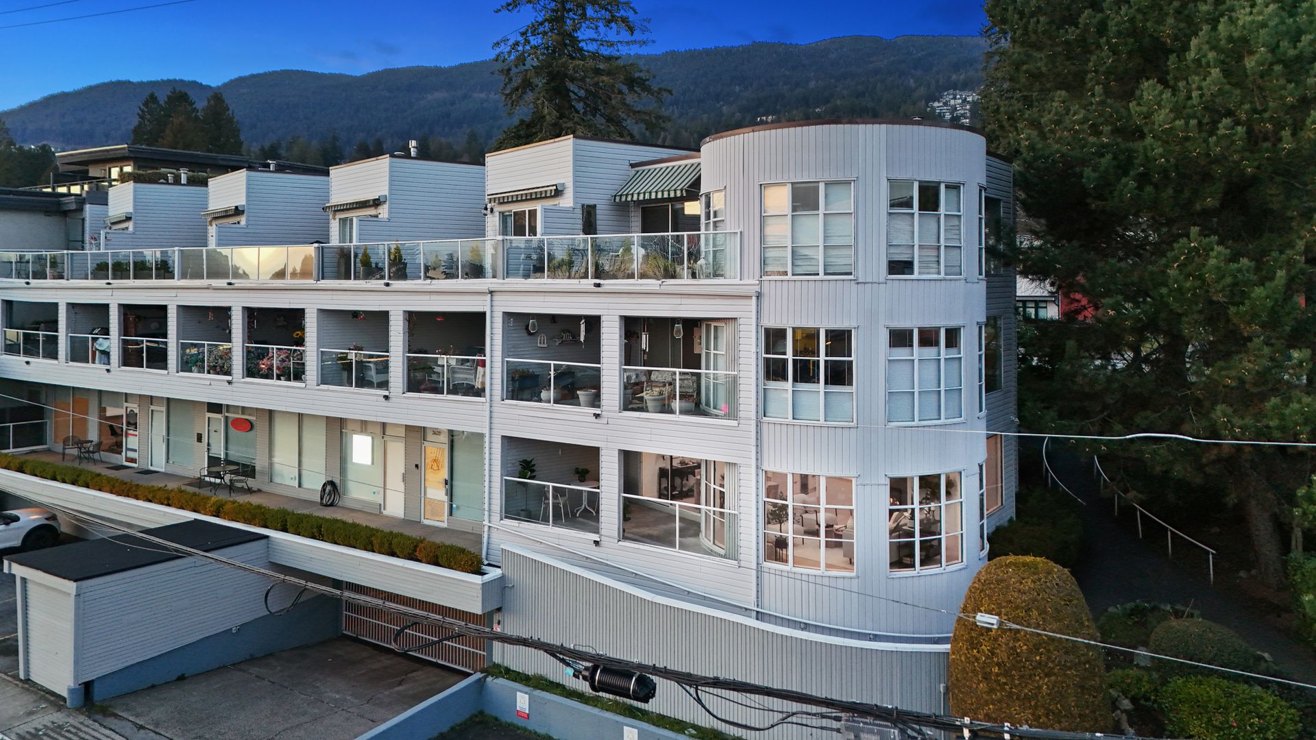 2412-haywood-97 at 101 - 2412 Haywood Ave, Dundarave, West Vancouver