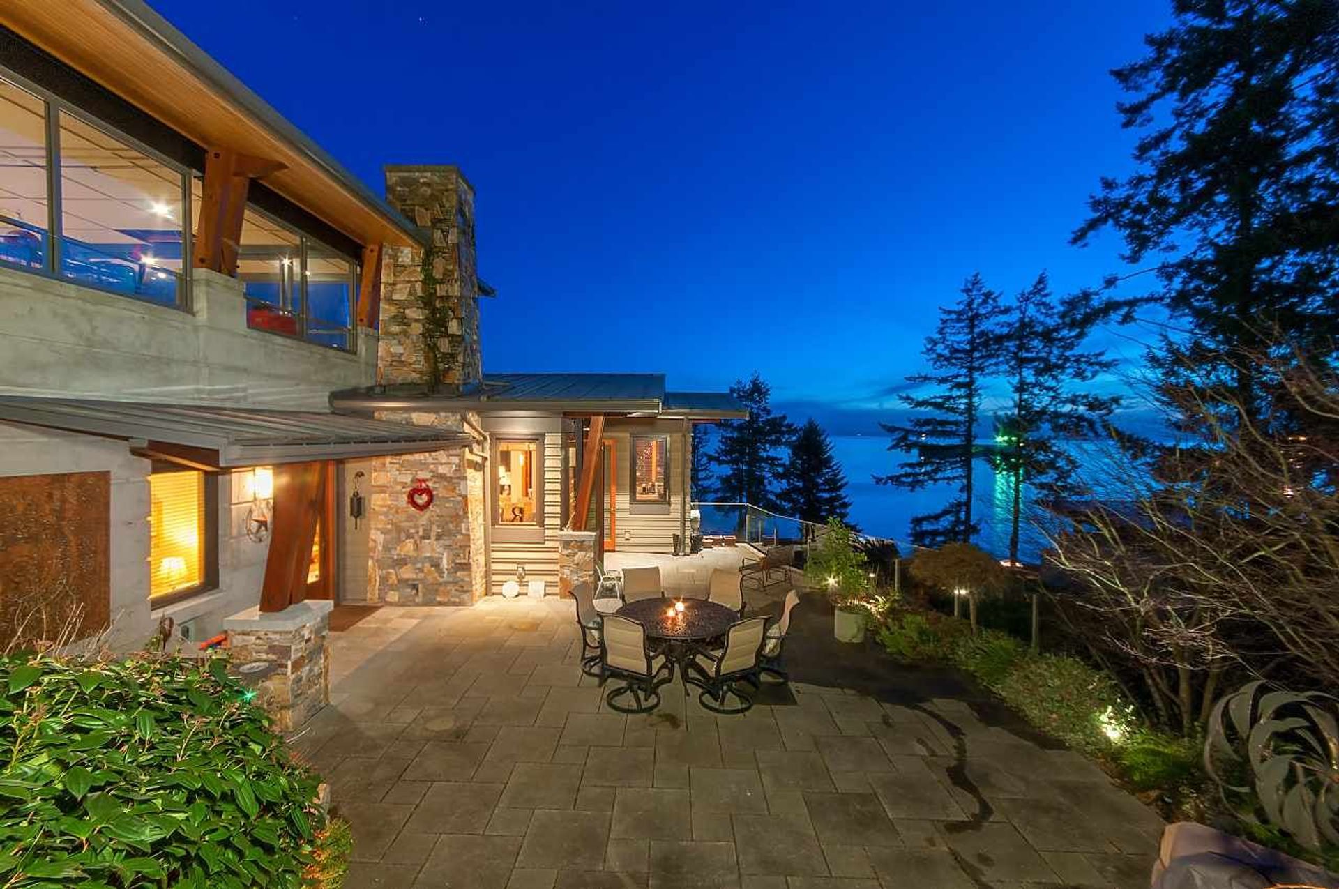 3727 Sunset Lane, West Bay, West Vancouver (R2643443)