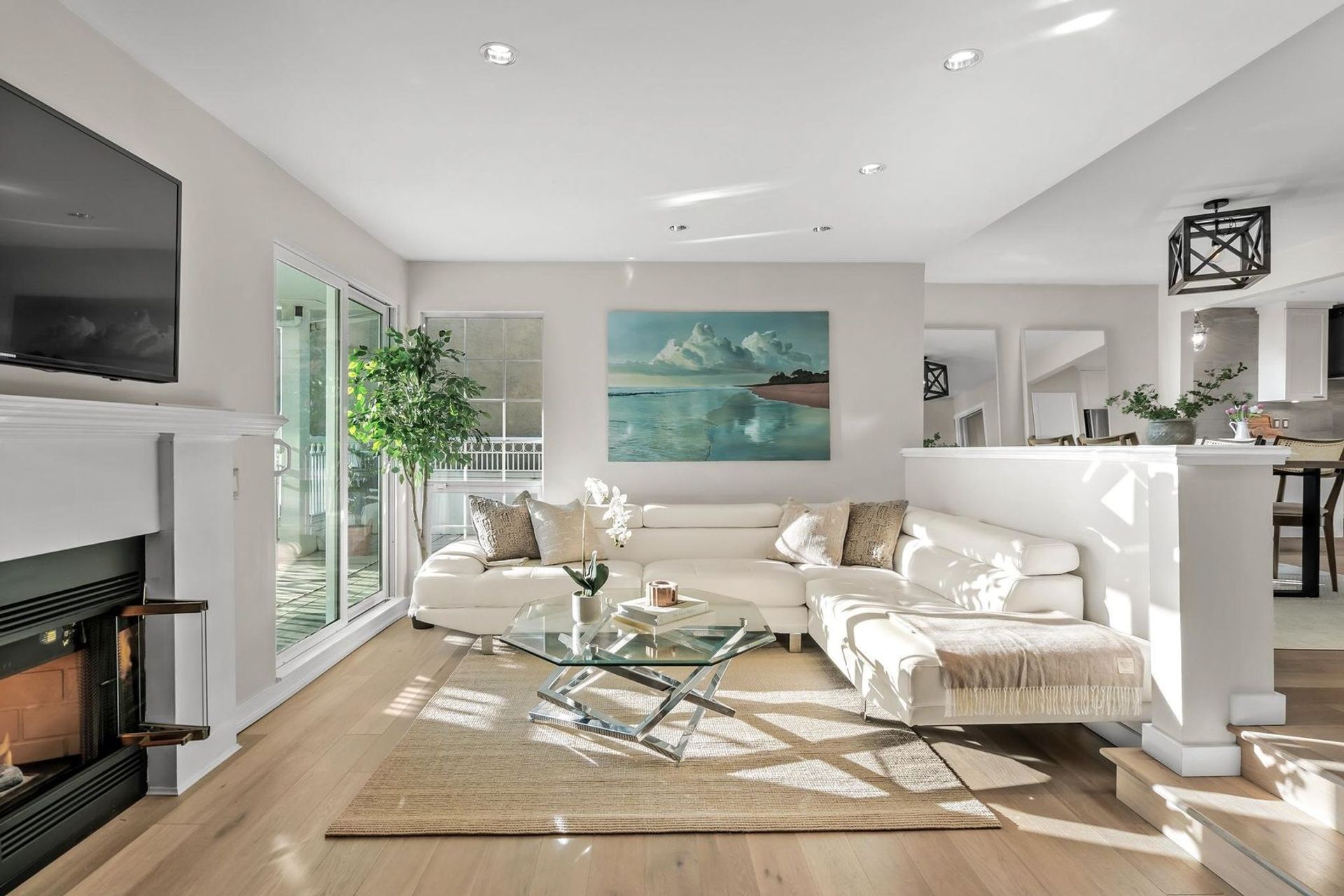 203 - 2440 Haywood Avenue, Dundarave, West Vancouver  by Angell Hasman & Associates Realty 203 - 2440 Haywood Avenue, Dundarave, West Vancouver