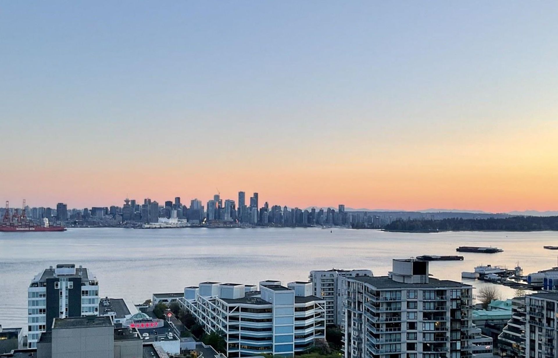 1902 - 120 W 2nd Street, Lower Lonsdale, North Vancouver 