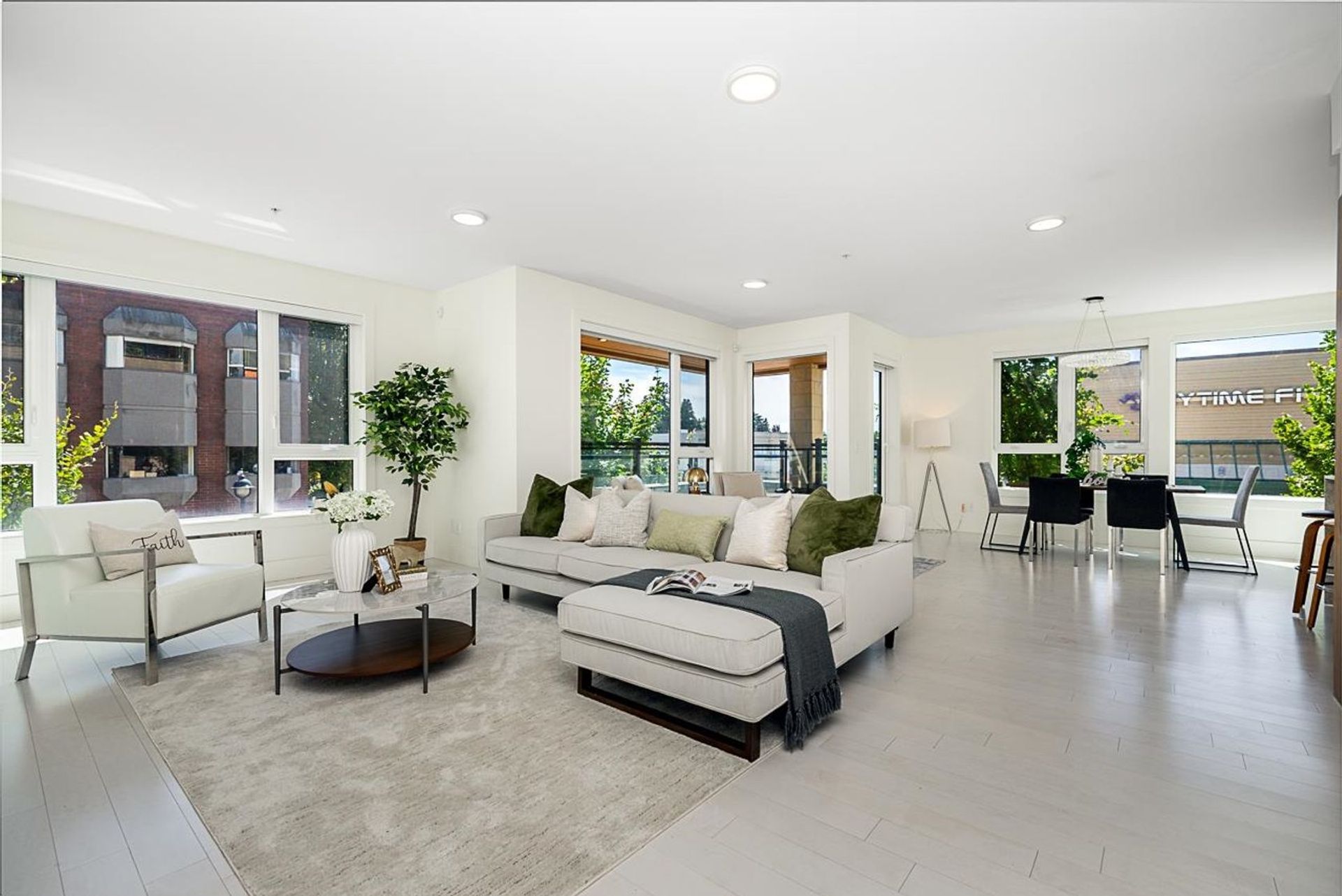 203 - 522 15th Street, Ambleside, West Vancouver  by Angell Hasman & Associates Realty 203 - 522 15th Street, Ambleside, West Vancouver