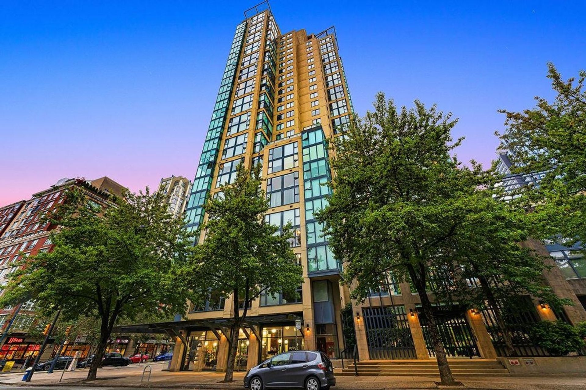 2405 - 1155 Homer Street, Yaletown, Vancouver West  by Angell Hasman & Associates Realty 2405 - 1155 Homer Street, Yaletown, Vancouver West
