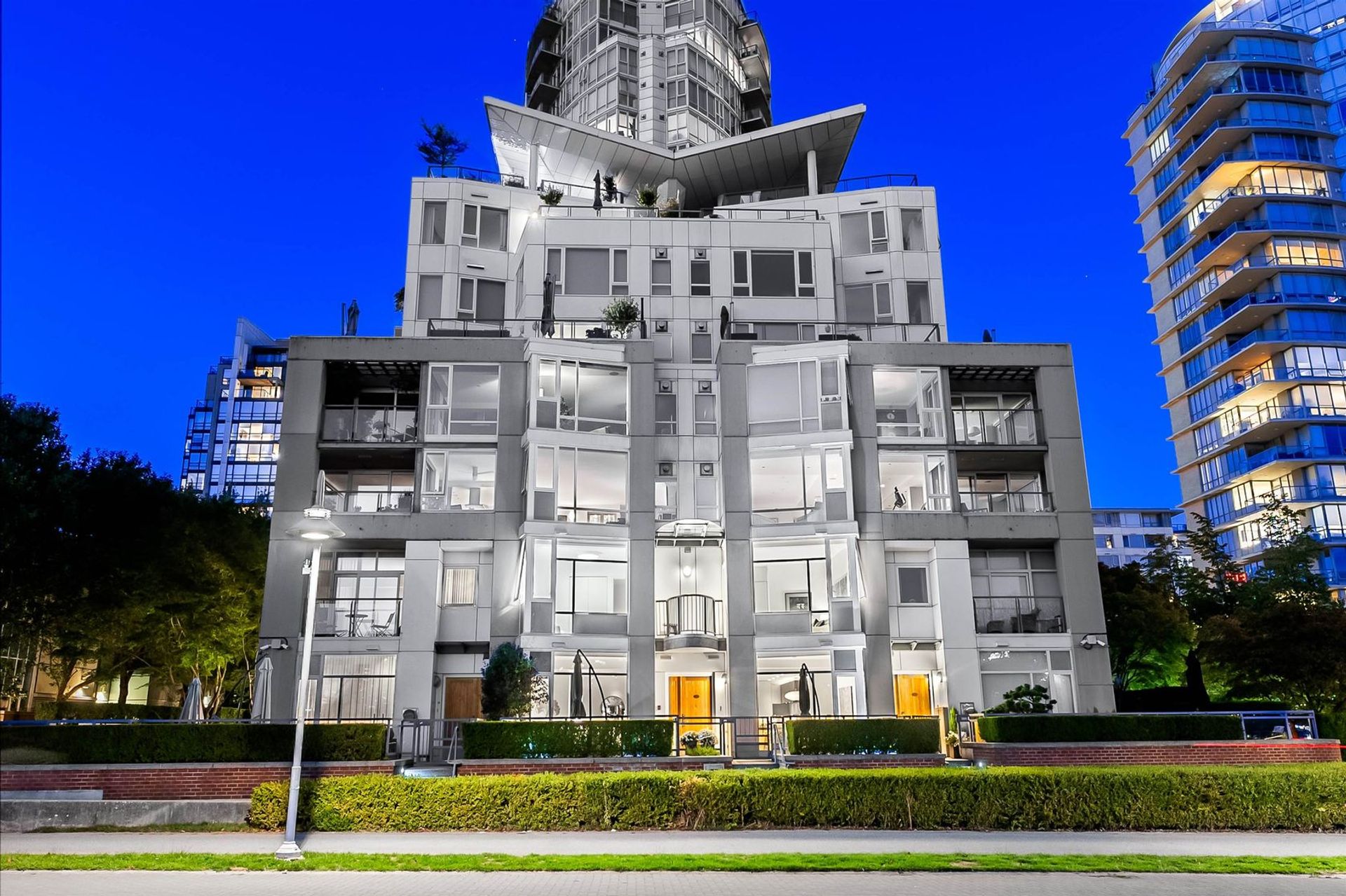 TH109 - 1383 Marinaside Crescent, Yaletown, Vancouver West  by Angell Hasman & Associates Realty TH109 - 1383 Marinaside Crescent, Yaletown, Vancouver West