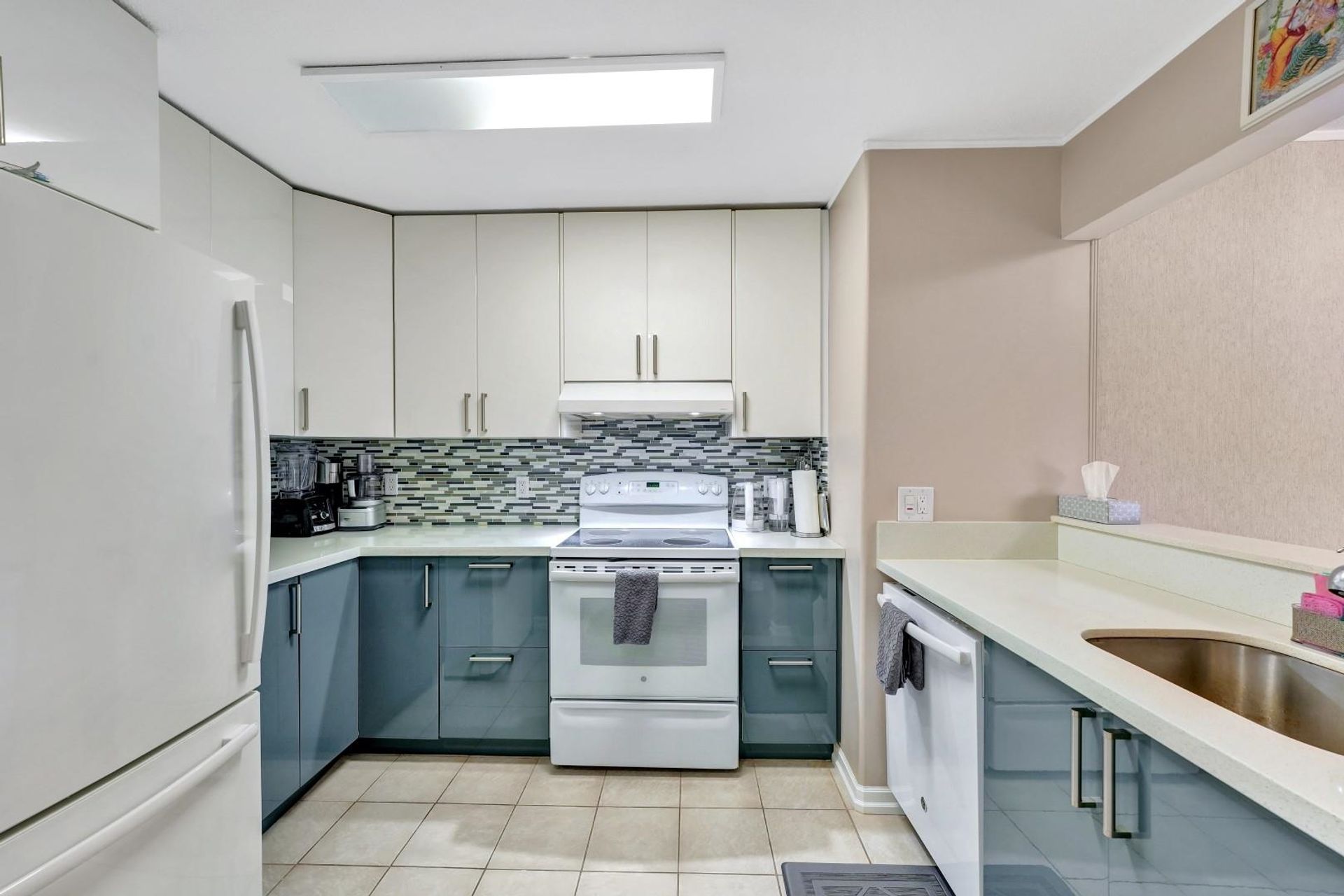 202 - 1558 Grant Avenue, Glenwood PQ, Port Coquitlam 