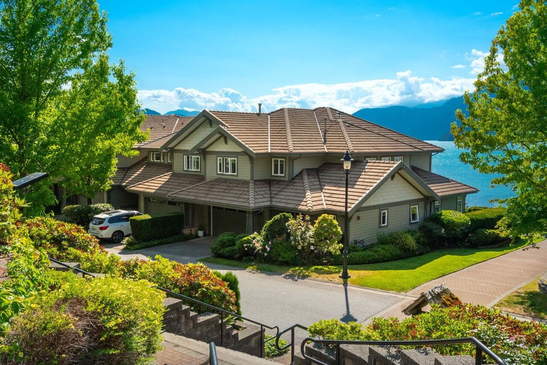 15 Beach Drive, Furry Creek, West Vancouver 