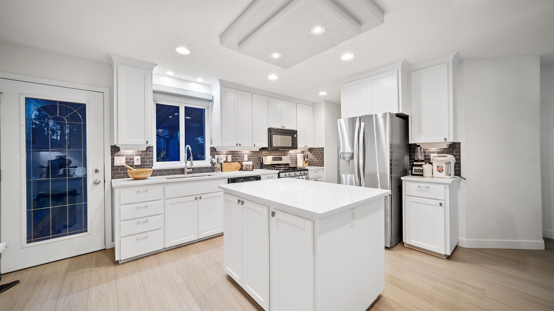 21124 Glenwood Avenue, Northwest Maple Ridge, Maple Ridge by Angell Hasman & Associates Realty 21124 Glenwood Avenue, Northwest Maple Ridge, Maple Ridge