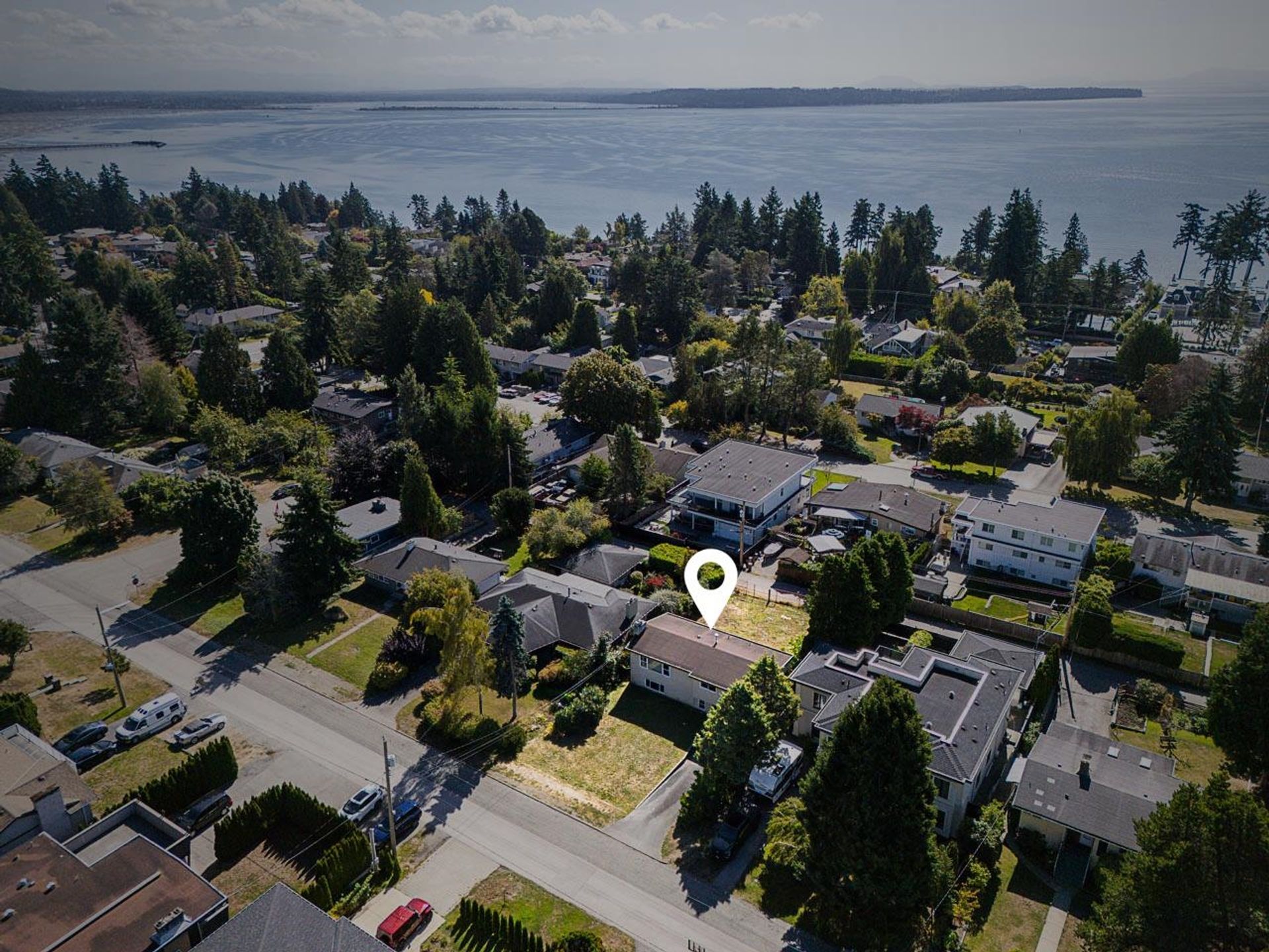 13850 Blackburn Avenue, White Rock, South Surrey White Rock  by Angell Hasman & Associates Realty 13850 Blackburn Avenue, White Rock, South Surrey White Rock