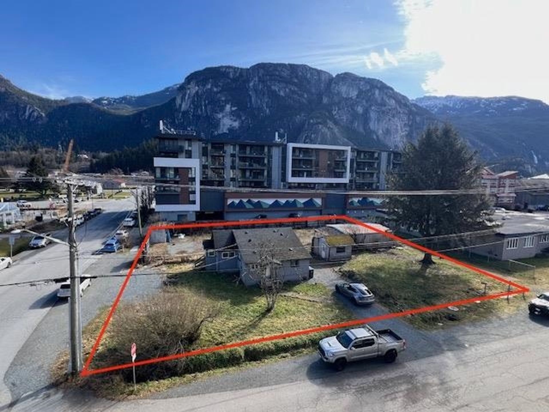 1358 - 1362 1366 Main Street, Downtown SQ, Squamish 