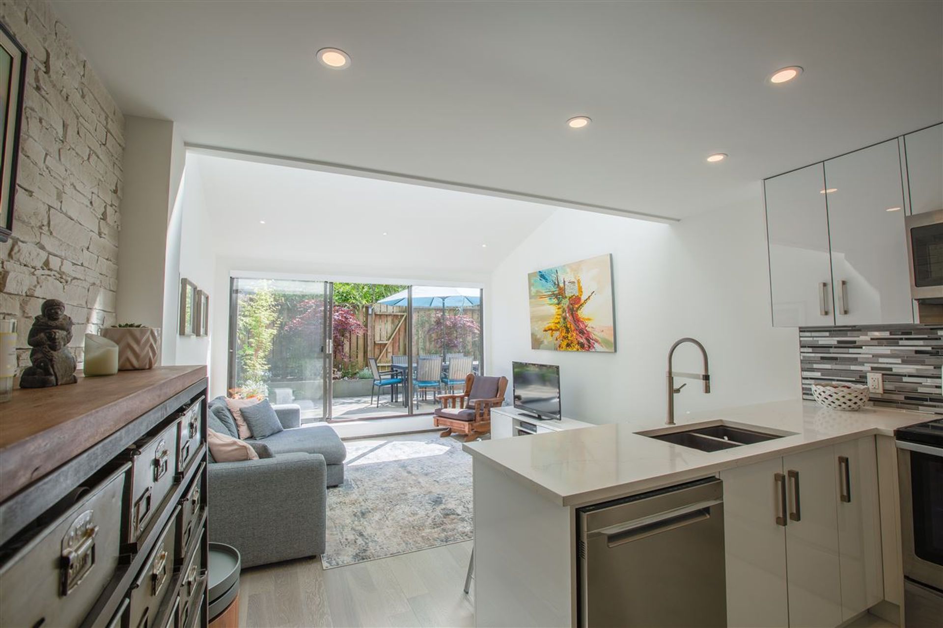 106 - 1745 Esquimalt Avenue, Ambleside, West Vancouver by Angell Hasman & Associates Realty 106 - 1745 Esquimalt Avenue, Ambleside, West Vancouver