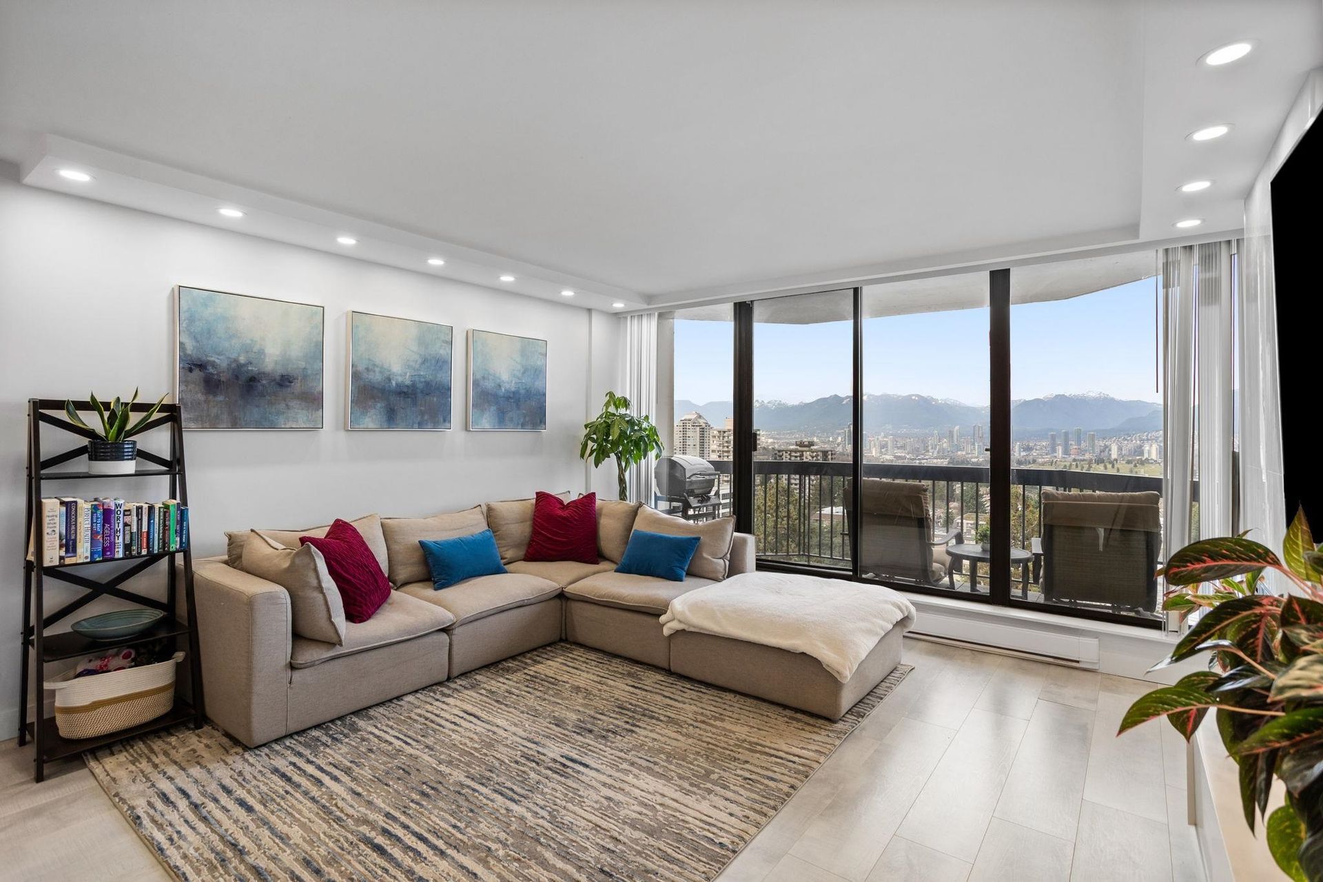 1501 - 6540 Burlington Avenue, Metrotown, Burnaby South by Angell Hasman & Associates Realty 1501 - 6540 Burlington Avenue, Metrotown, Burnaby South