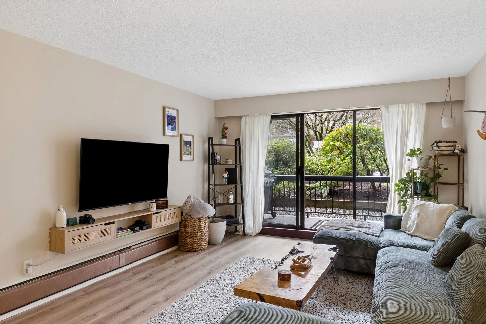 101 - 175 E 5th Street, Lower Lonsdale, North Vancouver by Angell Hasman & Associates Realty 101 - 175 E 5th Street, Lower Lonsdale, North Vancouver