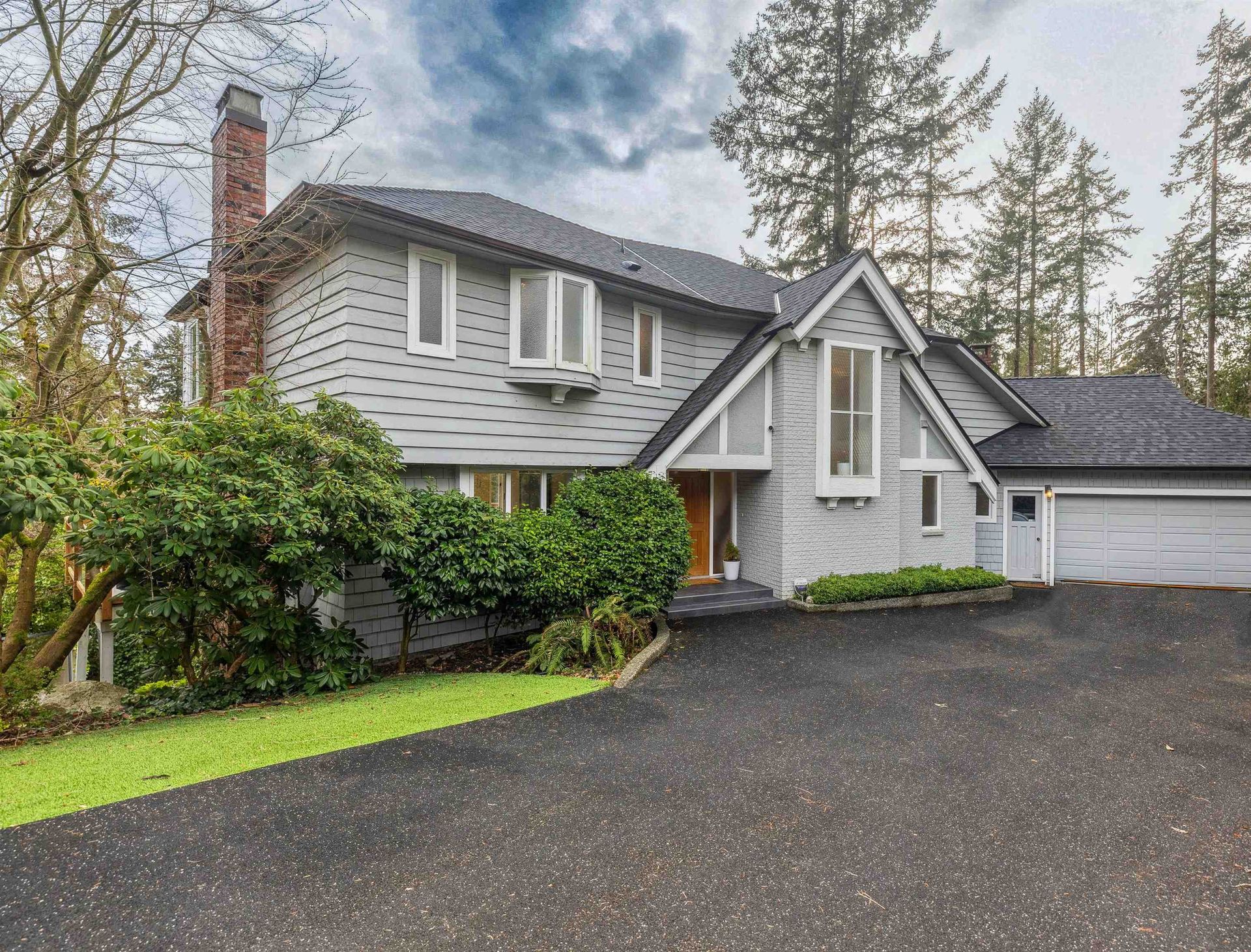 3714 Southridge Place, Westmount WV, West Vancouver by Angell Hasman & Associates Realty 3714 Southridge Place, Westmount WV, West Vancouver