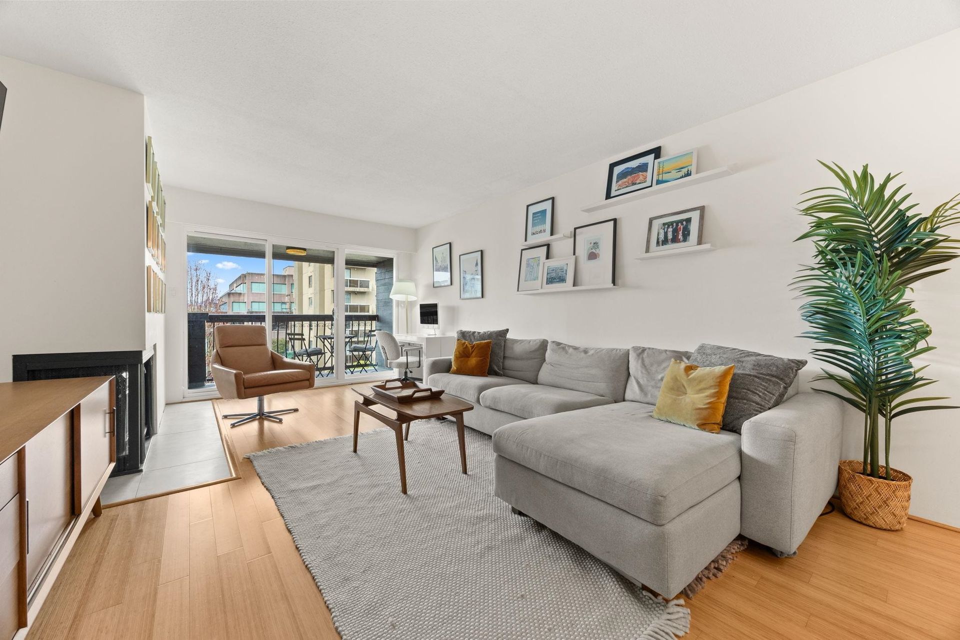 301 - 1352 W 10th Avenue, Fairview VW, Vancouver West by Angell Hasman & Associates Realty 301 - 1352 W 10th Avenue, Fairview VW, Vancouver West