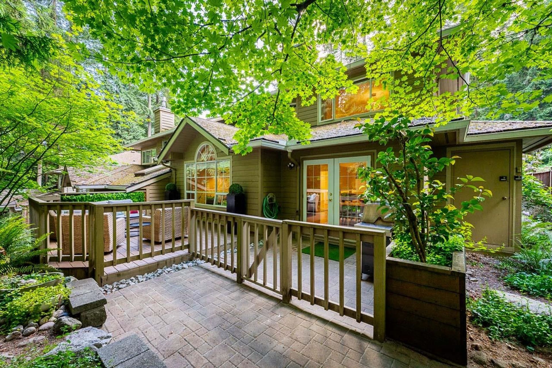 18 Deerwood Place, Heritage Mountain, Port Moody by Angell Hasman & Associates Realty 18 Deerwood Place, Heritage Mountain, Port Moody