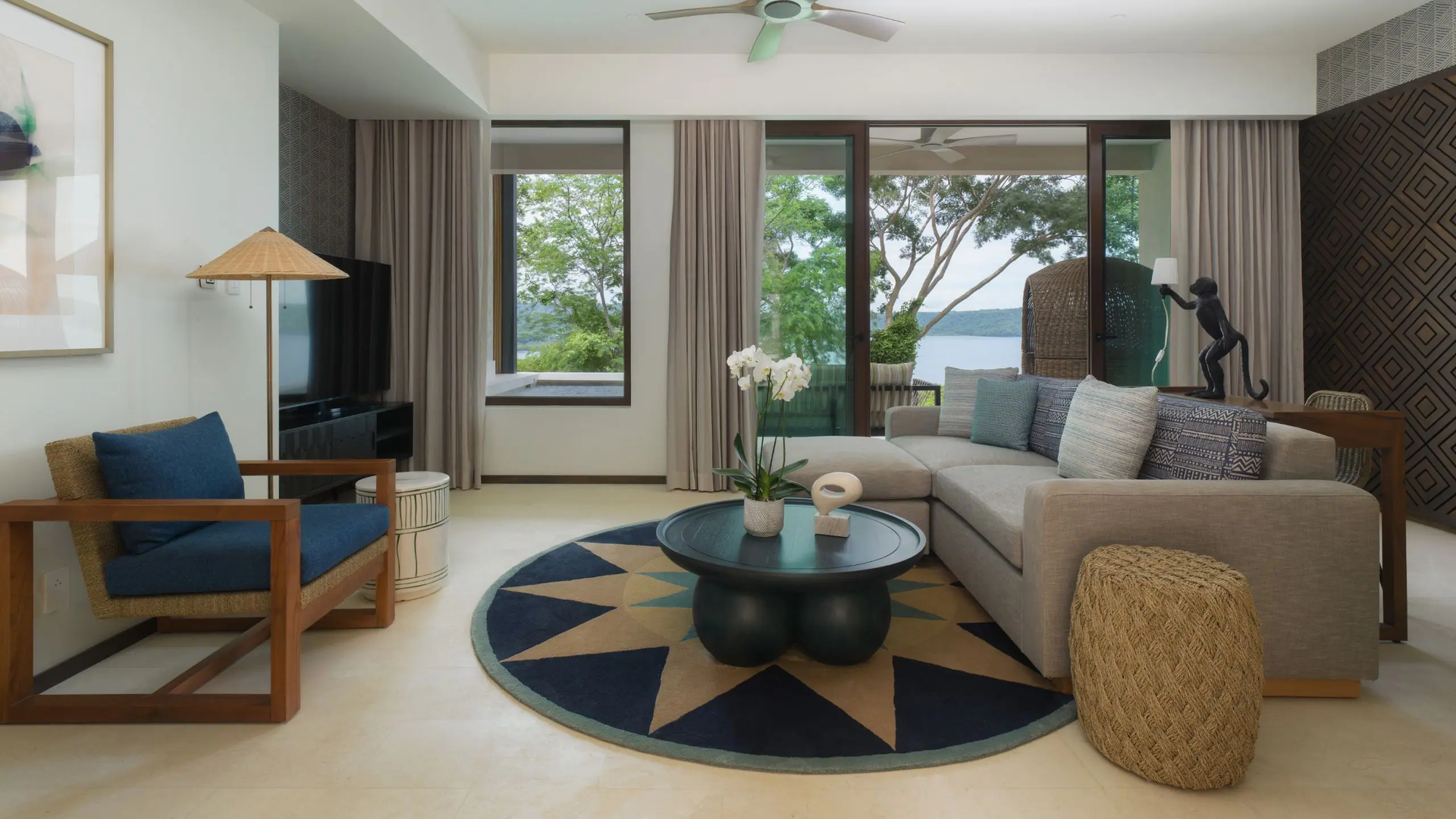 liraz-p1432-two-br-villa-living-room16x9