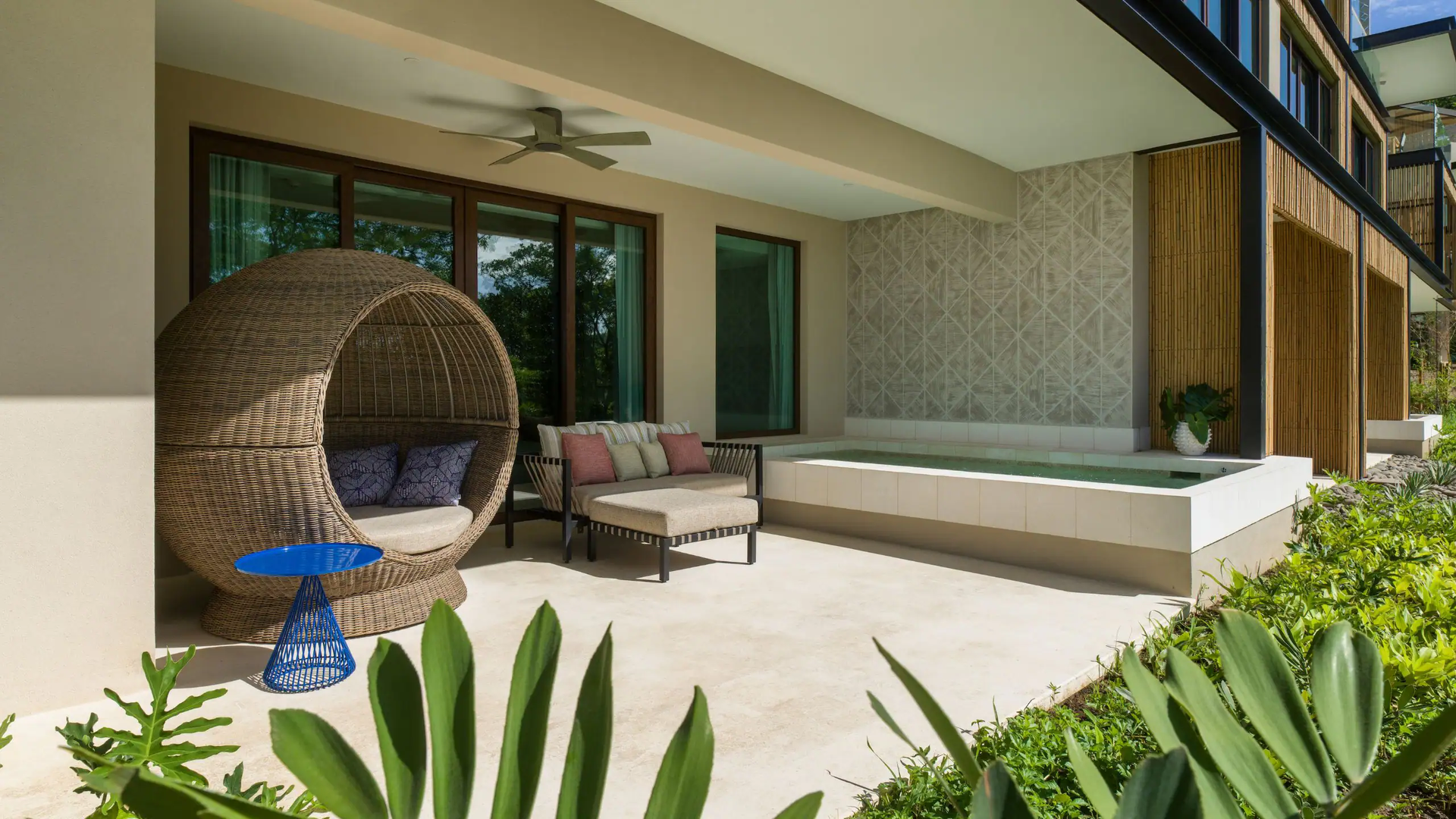 liraz-p1438-two-br-villa-terrace-plunge-pool16x9