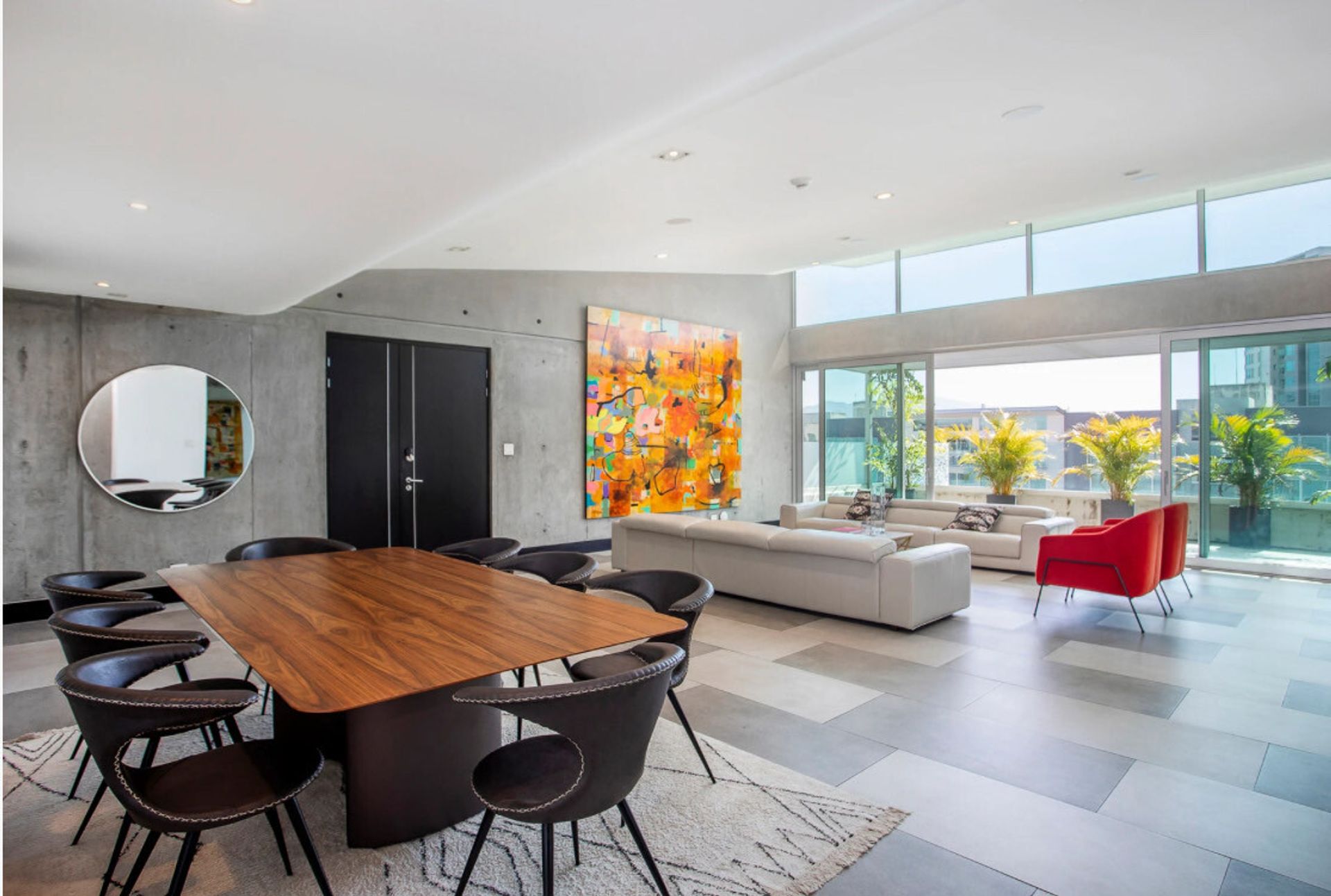 large-media-3-35712613-55a0-4cbb-95d1-60d37e295a27