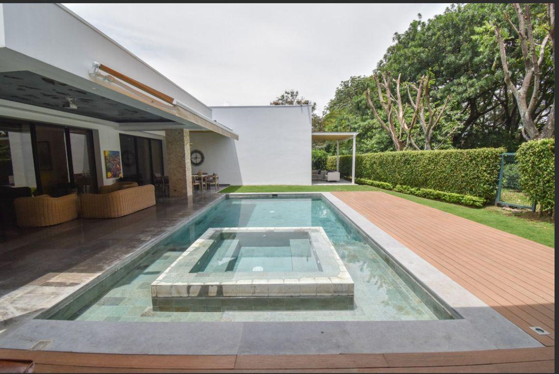 19e09417-f188-4232-bbc9-9232b0814f44-1