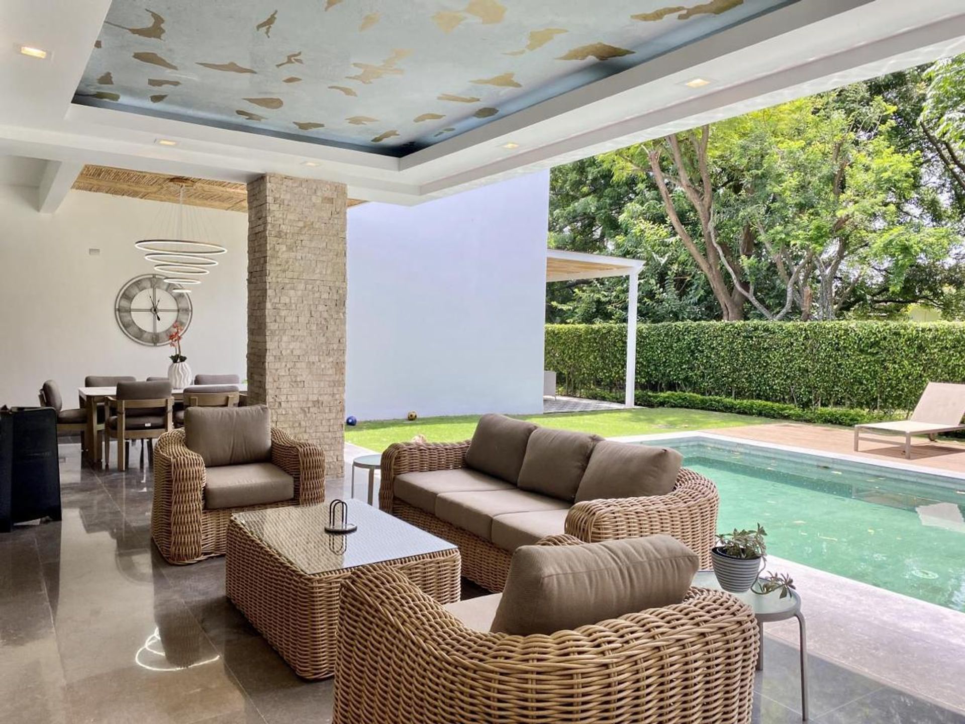 La Hacienda Rio Oro Santa Ana