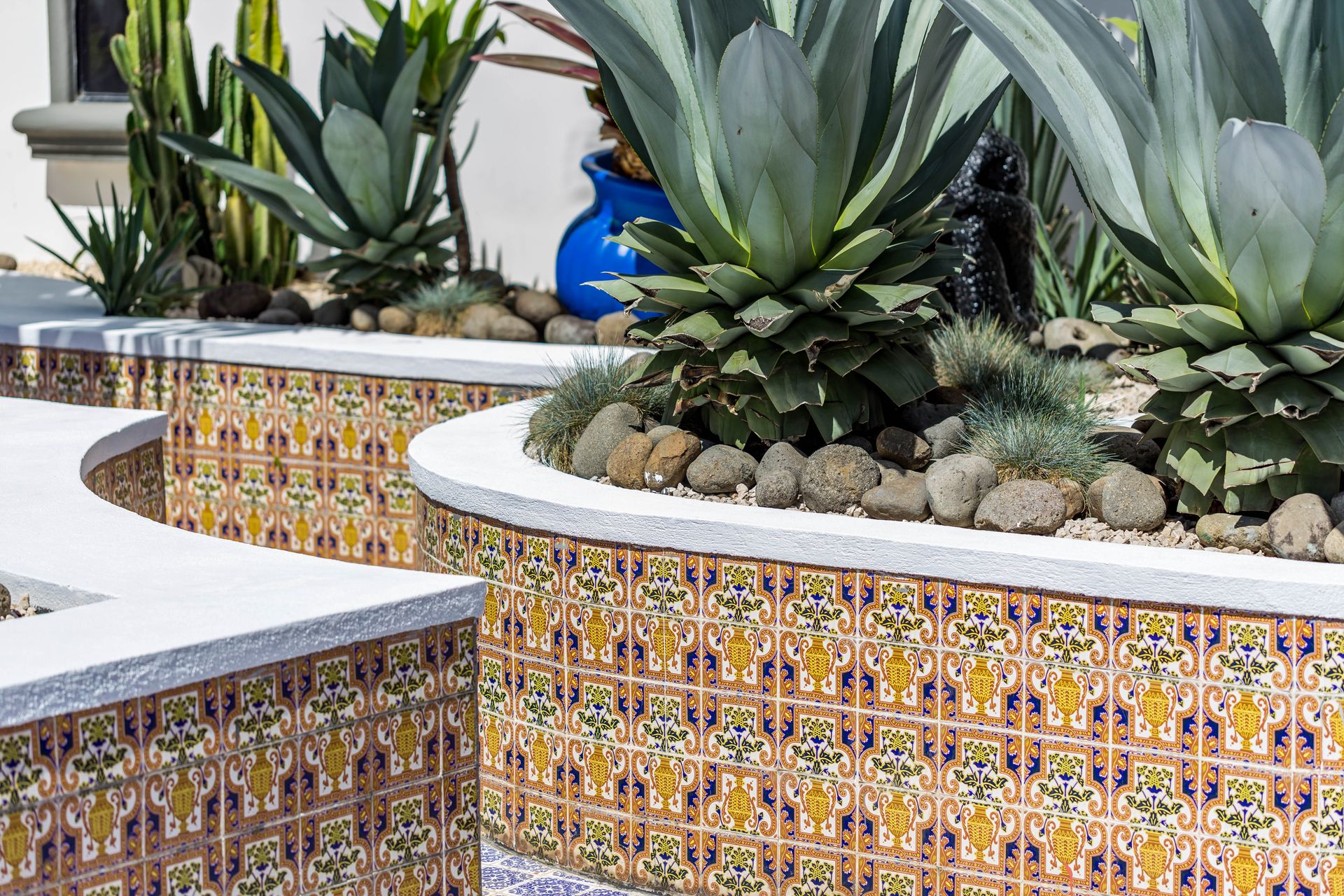 San Antonio, Escazú, Costa Rica: Mansion with tennis court, pool, and jacuzzi – prime investment opportunity.