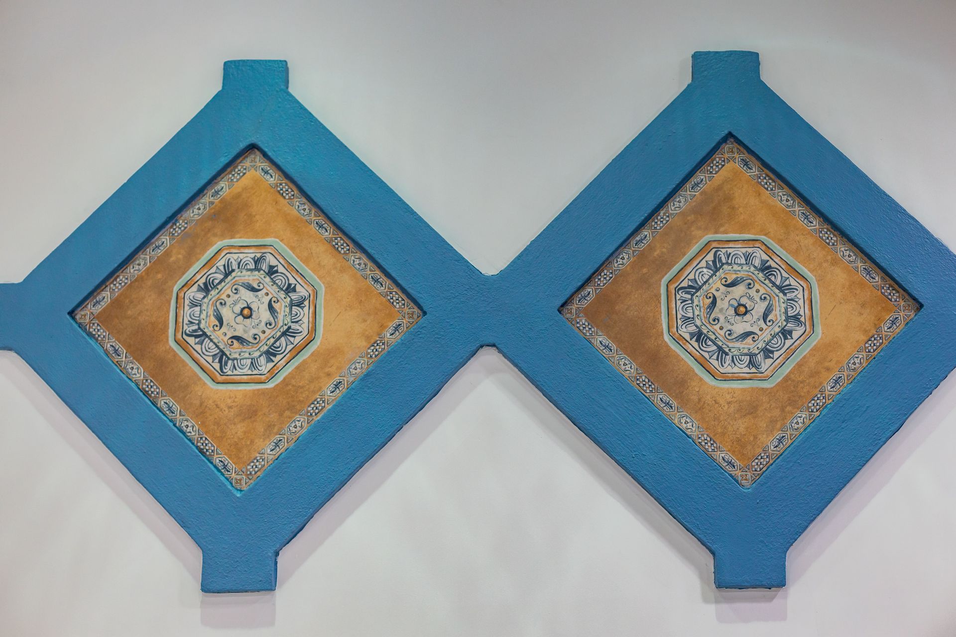 San Antonio, Escazú, Costa Rica: Mansion with tennis court, pool, and jacuzzi – prime investment opportunity.