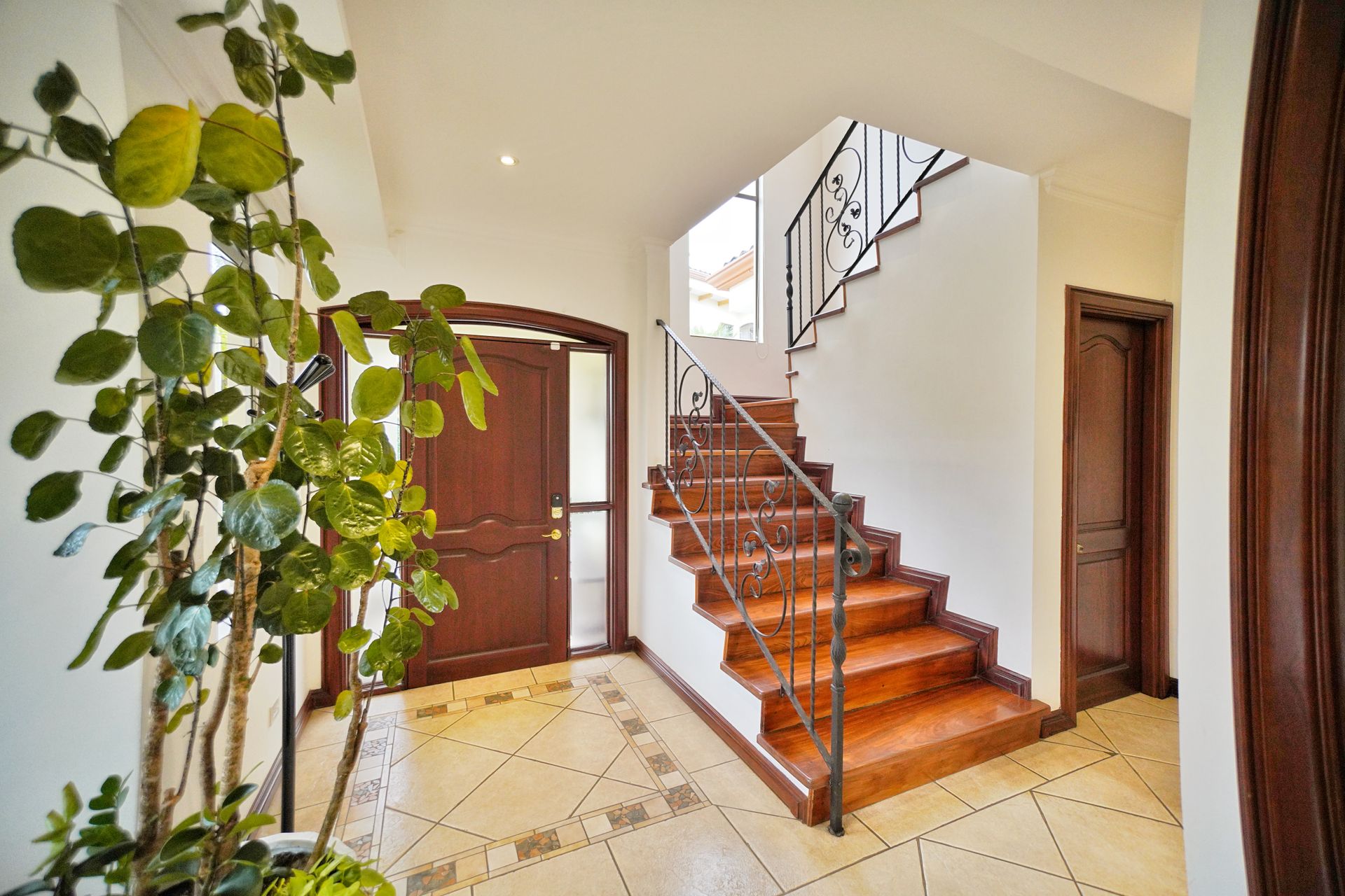 Valle del sol golf course Lindora single home for sale santa ana colonial home for sale santa ana costa rica luxury home for sal