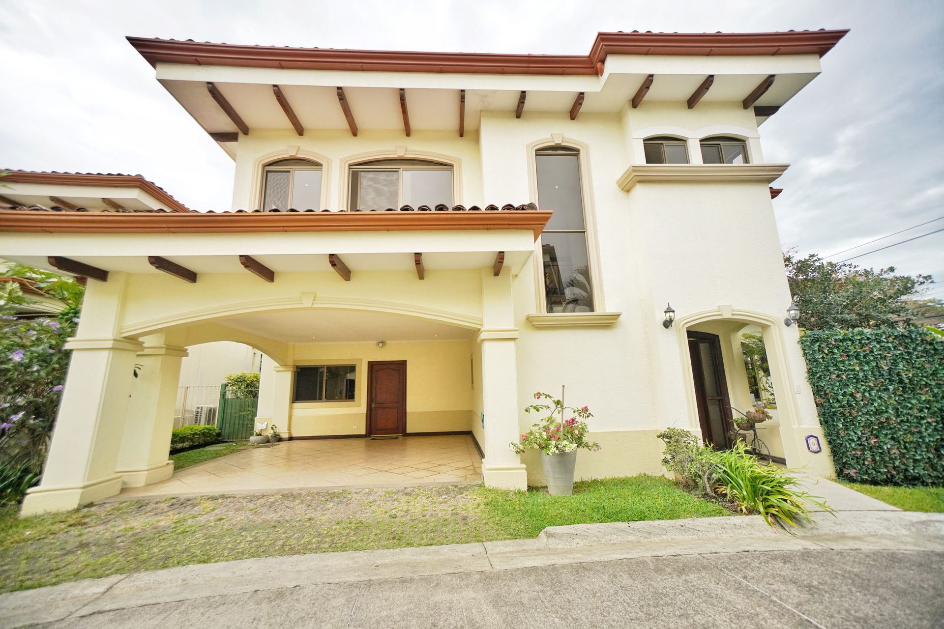 Valle del sol golf course Lindora single home for sale santa ana colonial home for sale santa ana costa rica luxury home for sal