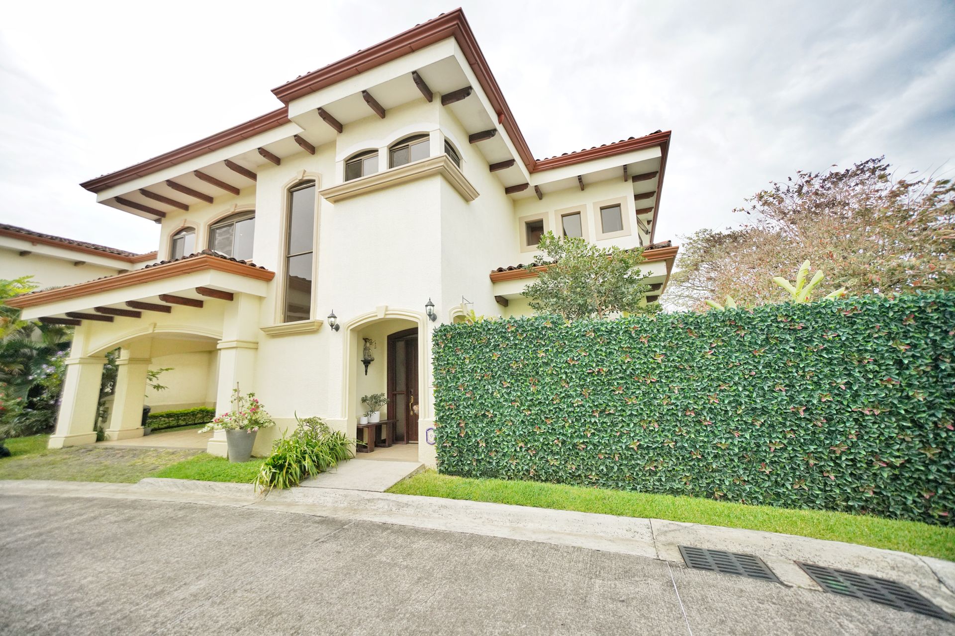 Valle del sol golf course Lindora single home for sale santa ana colonial home for sale santa ana costa rica luxury home for sal