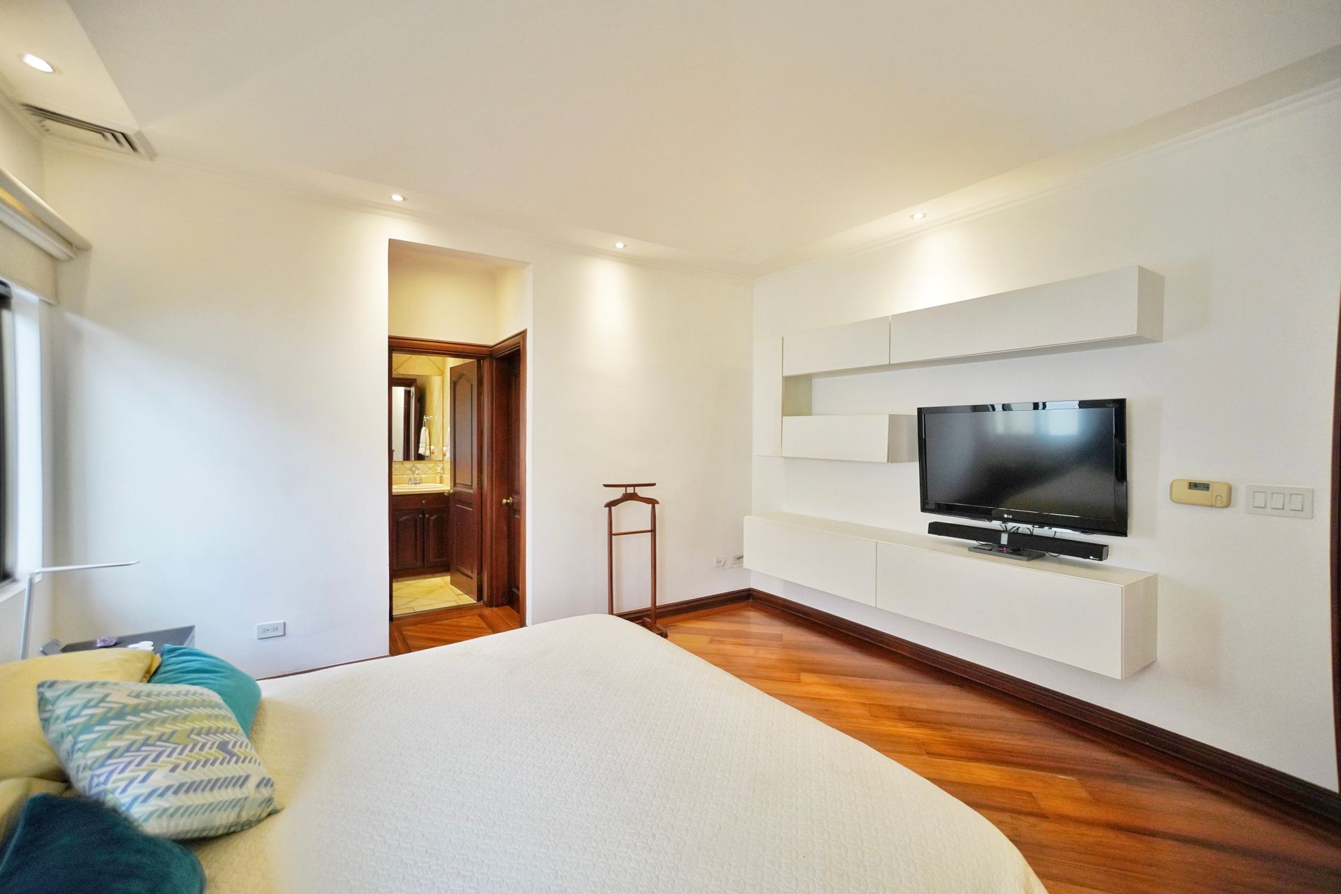 Valle del sol golf course Lindora single home for sale santa ana colonial home for sale santa ana costa rica luxury home for sal