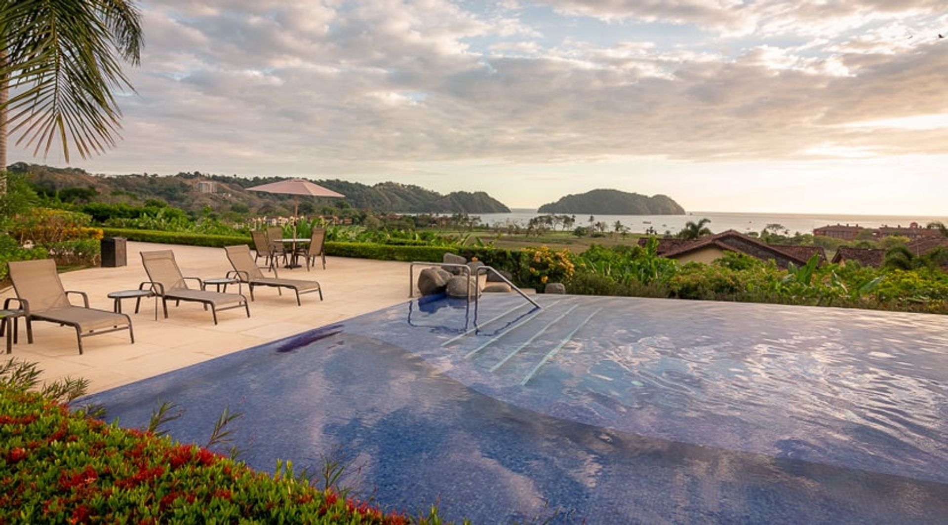 luxury condo for sale ocean view los sueños resort and marina apartamento en miramar los sueños resort and marina ocean view con