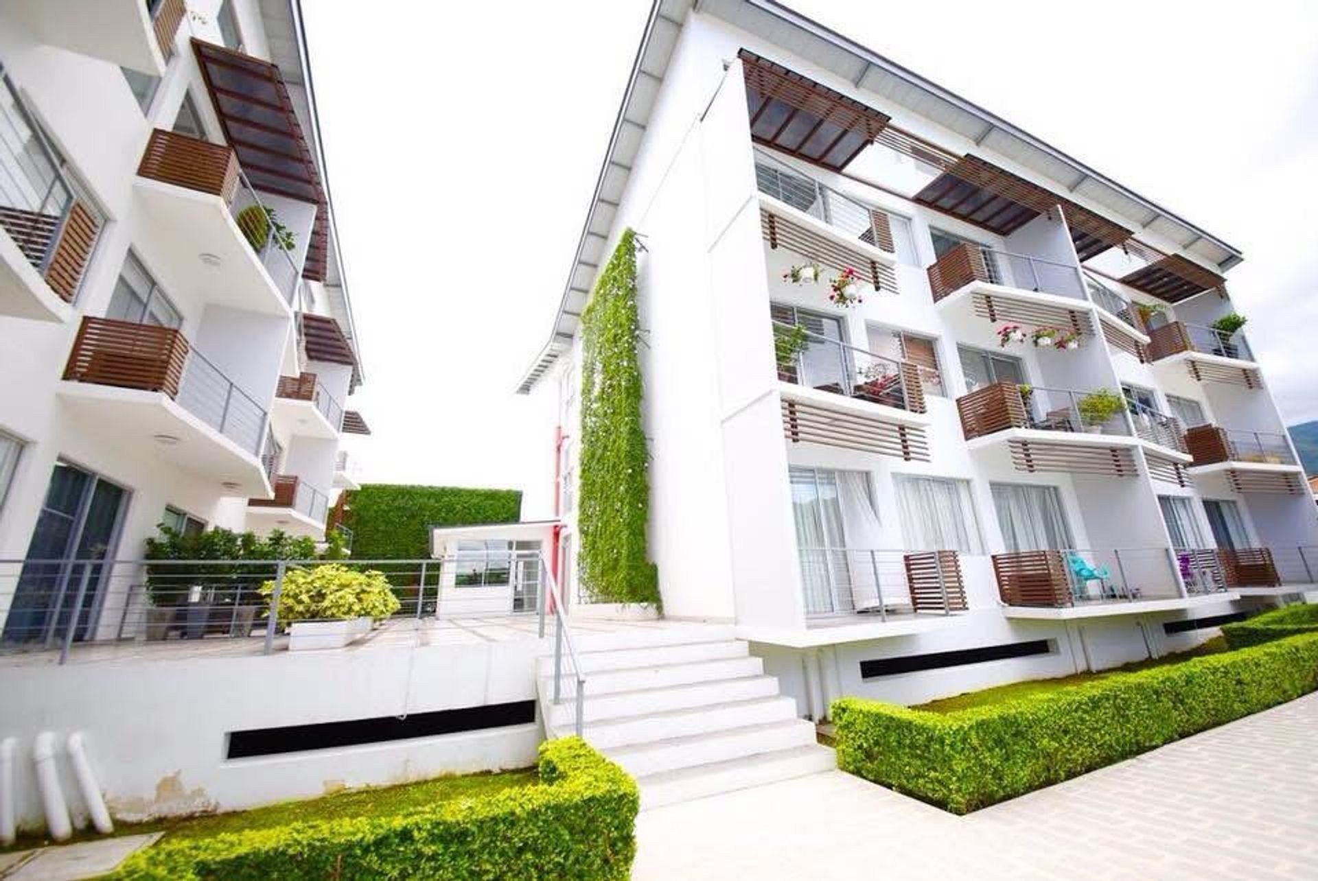 Condo for sale santa ana opportunity price 2 bedroom condo for sale santa ana investment opportunity for sale santa ana apartmen