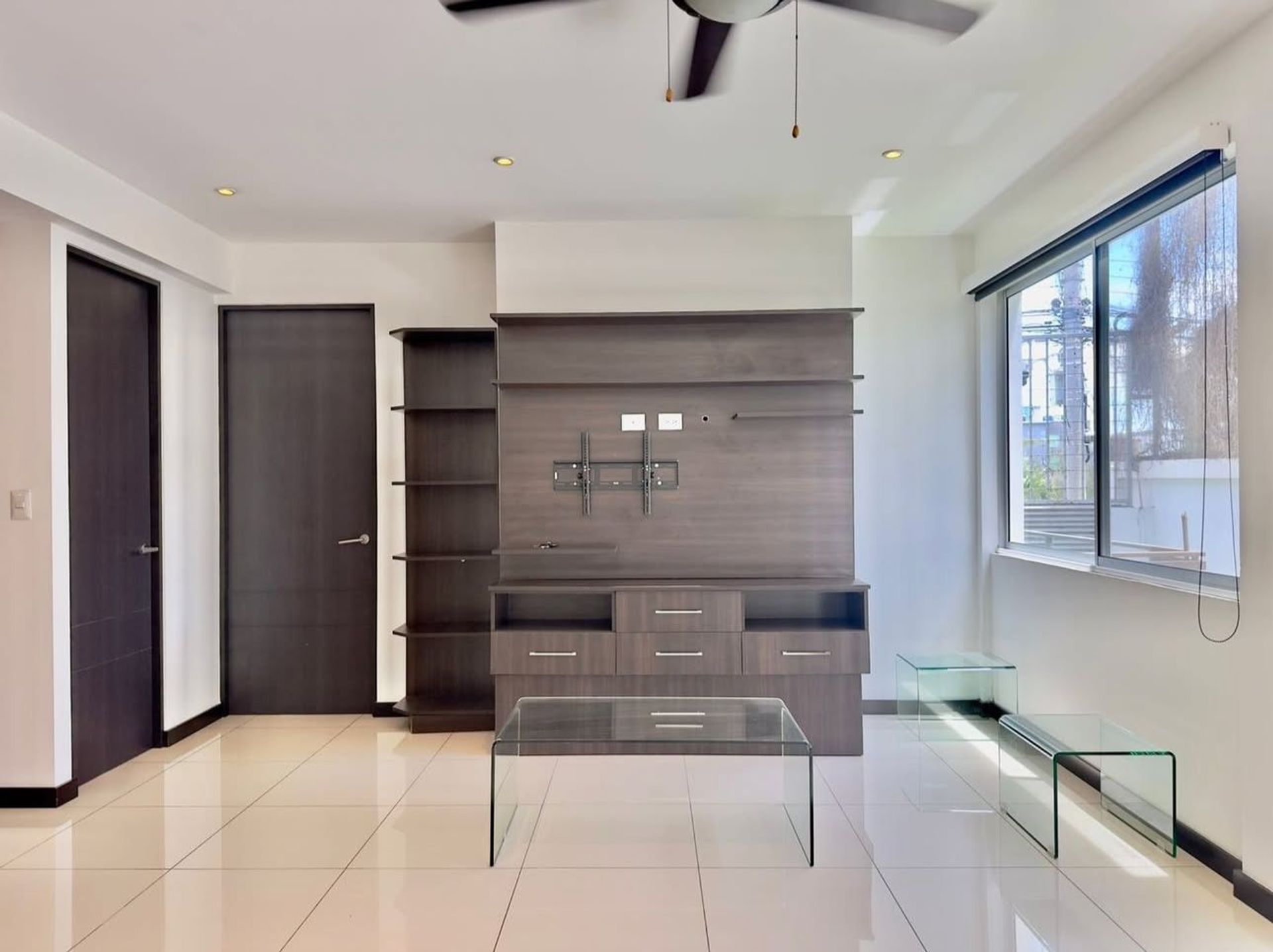 Condo for sale santa ana opportunity price 2 bedroom condo for sale santa ana investment opportunity for sale santa ana apartmen