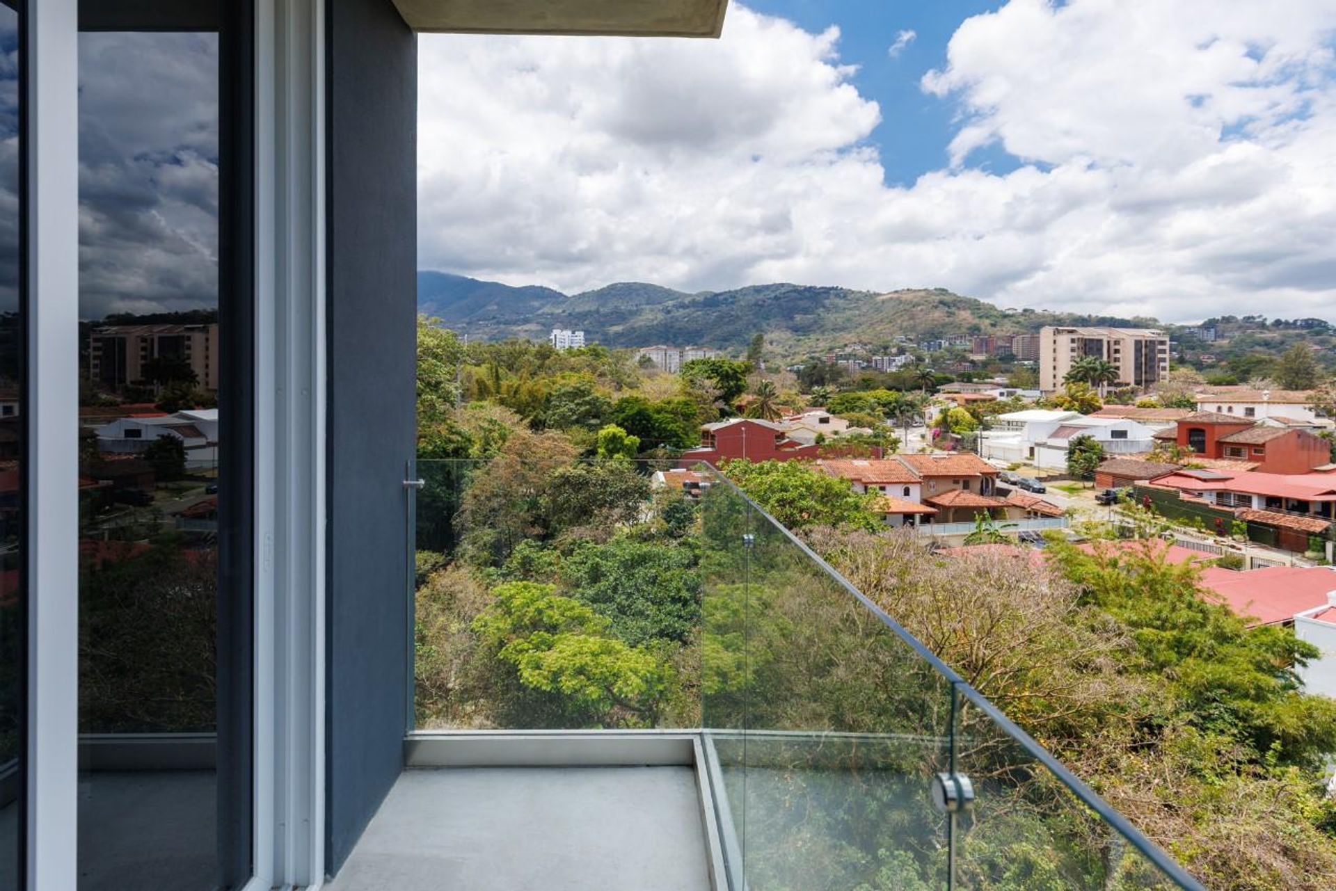 2 BD condo for sale avenida escazu investment opportunity escazu santa ana investors alert costa rica san jose venta de apartame