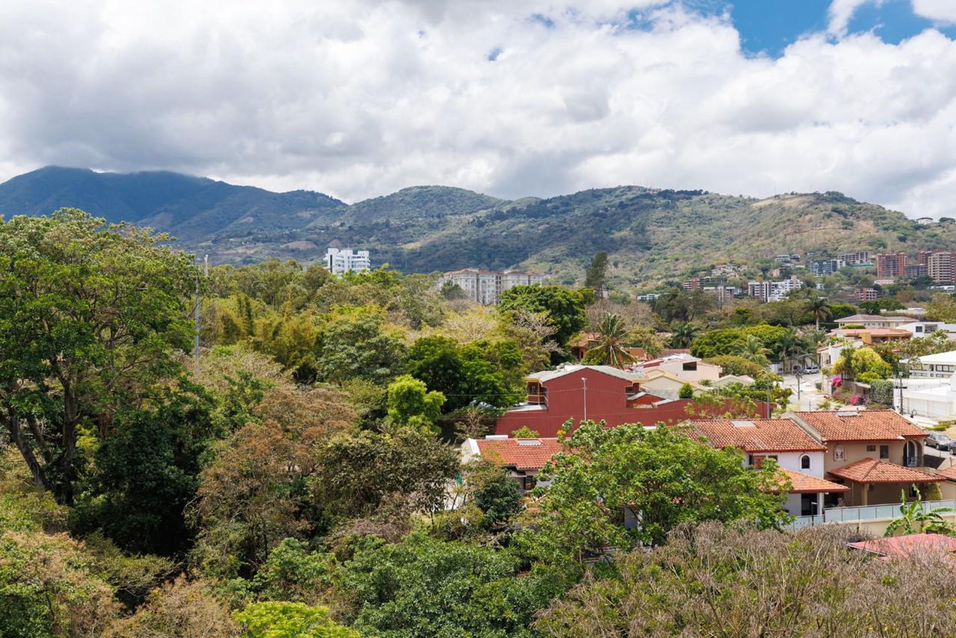 2 BD condo for sale avenida escazu investment opportunity escazu santa ana investors alert costa rica san jose venta de apartame