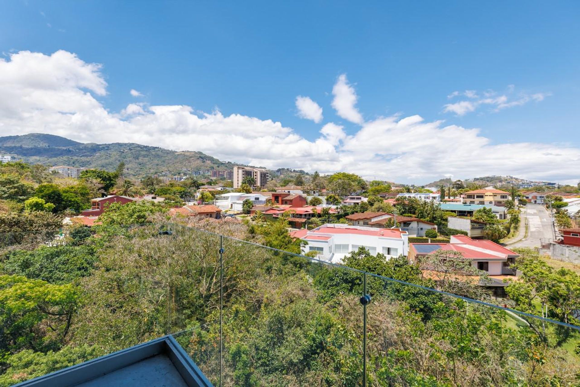 2 bedroom condo for sale avenida escasu - condo for sale near highway and schools - Avenida escazu condo for sale - opportunity 