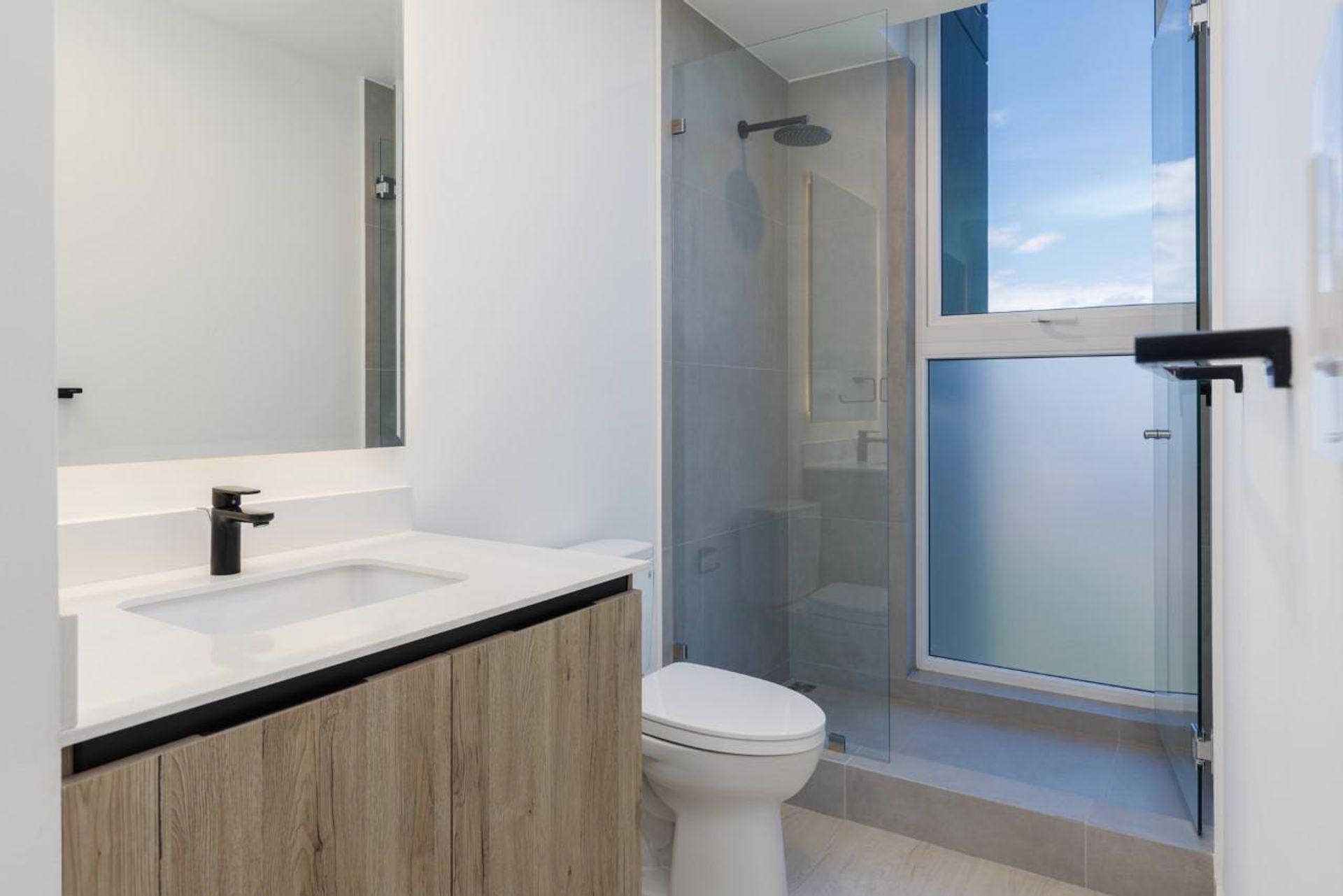 2 bedroom condo for sale avenida escasu - condo for sale near highway and schools - Avenida escazu condo for sale - opportunity