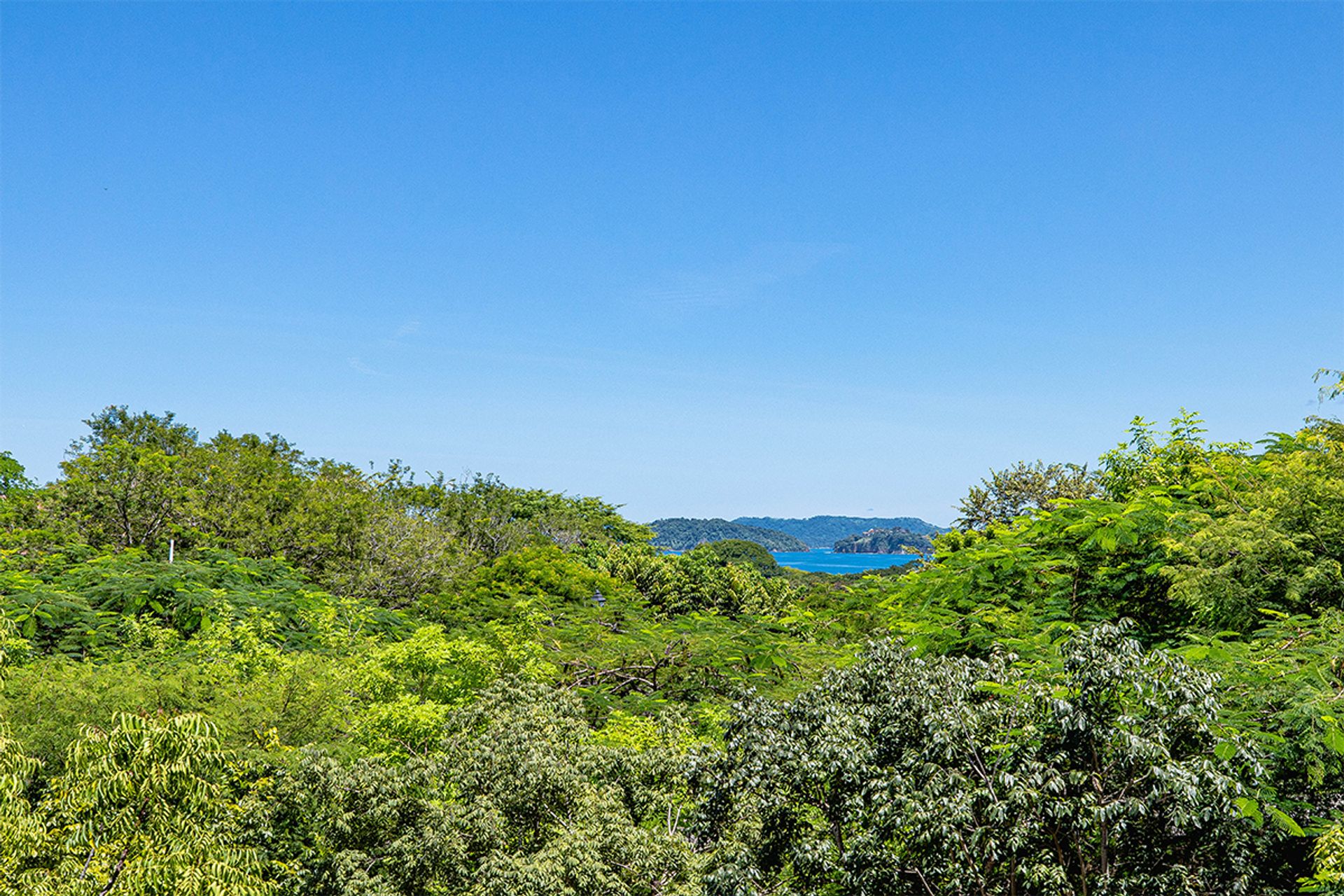 luxury condo Reserva Conchal, beachfront condo Costa Rica, Carao community condo for sale, turnkey condo Playa Conchal, ocean vi