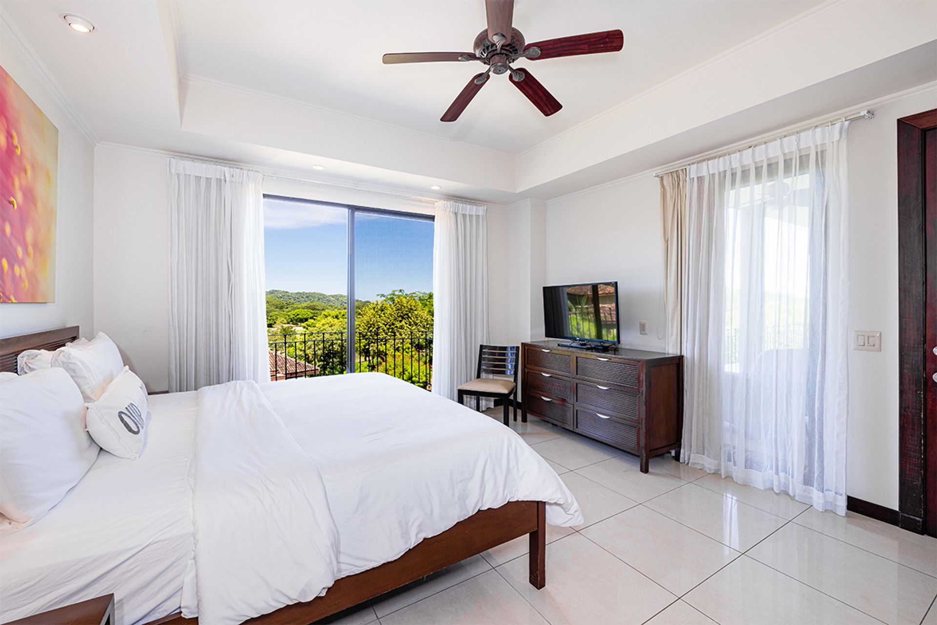 luxury condo Reserva Conchal, beachfront condo Costa Rica, Carao community condo for sale, turnkey condo Playa Conchal, ocean vi