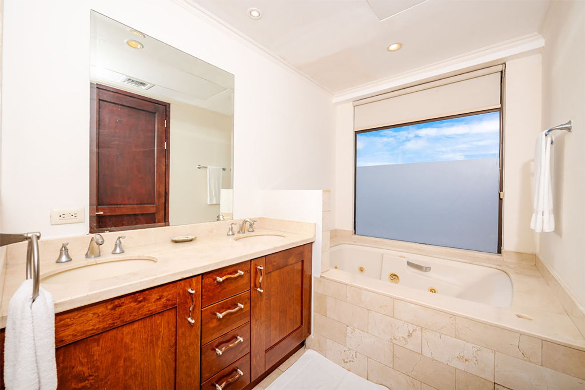 luxury condo Reserva Conchal, beachfront condo Costa Rica, Carao community condo for sale, turnkey condo Playa Conchal, ocean vi