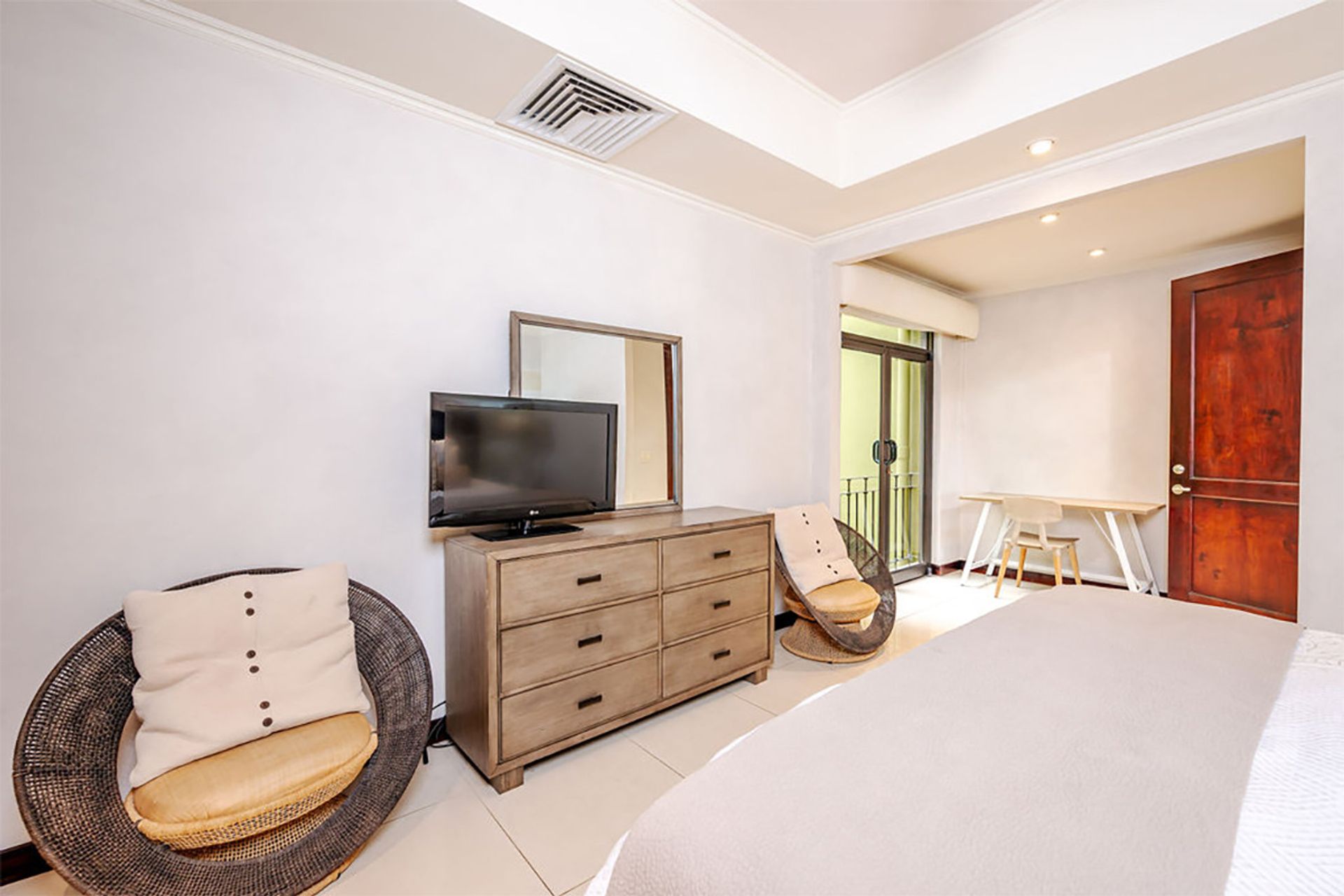 luxury condo Reserva Conchal, beachfront condo Costa Rica, Carao community condo for sale, turnkey condo Playa Conchal, ocean vi