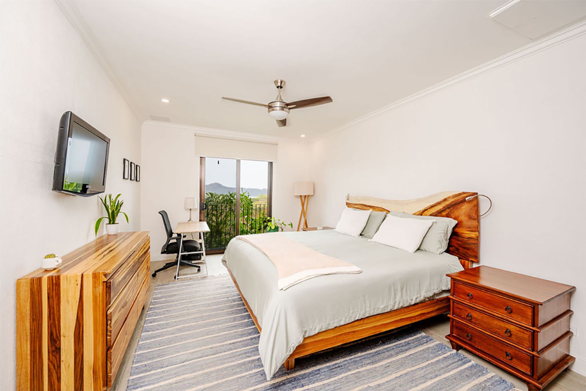 luxury condo Reserva Conchal, beachfront condo Costa Rica, Carao community condo for sale, turnkey condo Playa Conchal, ocean vi