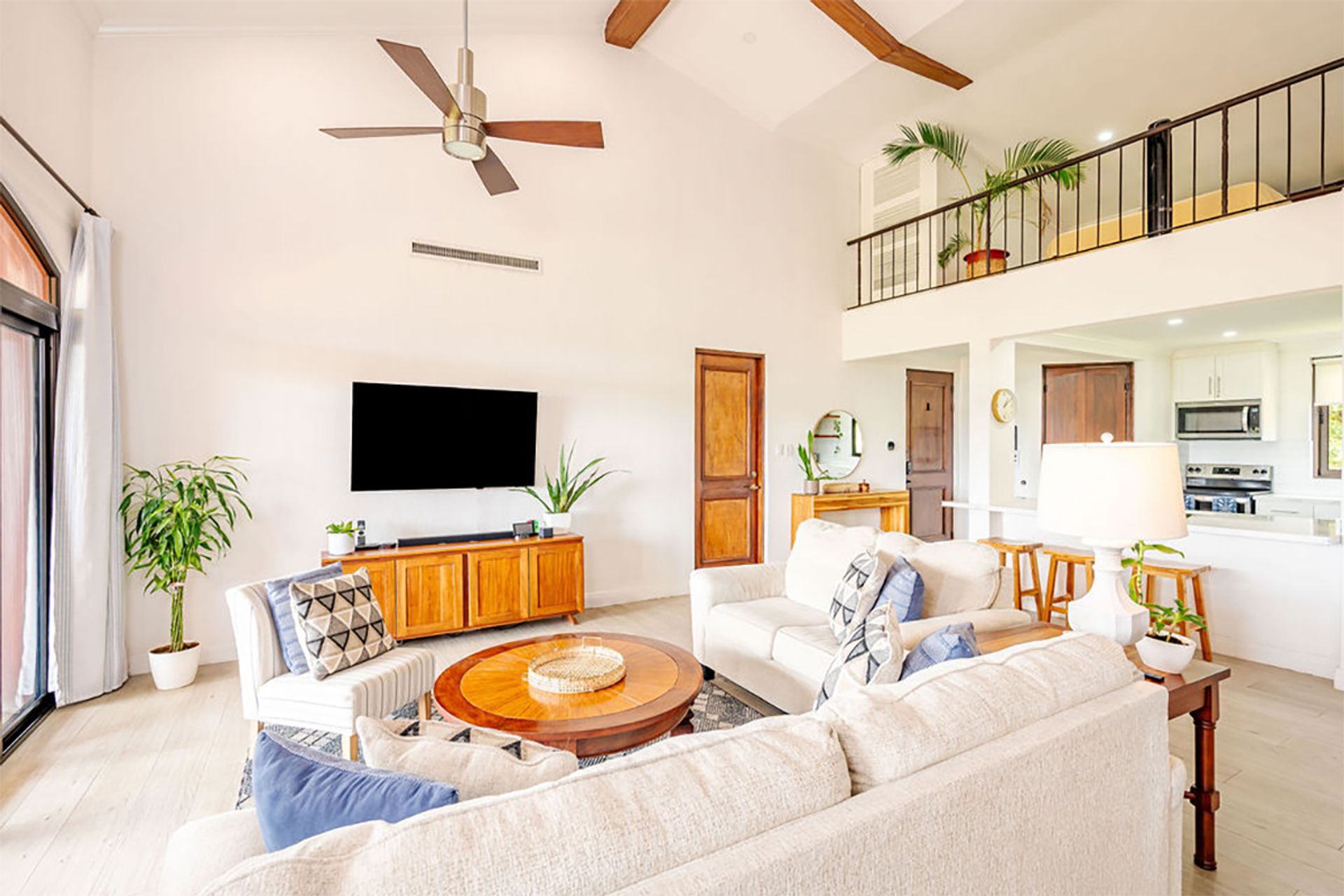 luxury condo Reserva Conchal, beachfront condo Costa Rica, Carao community condo for sale, turnkey condo Playa Conchal, ocean vi