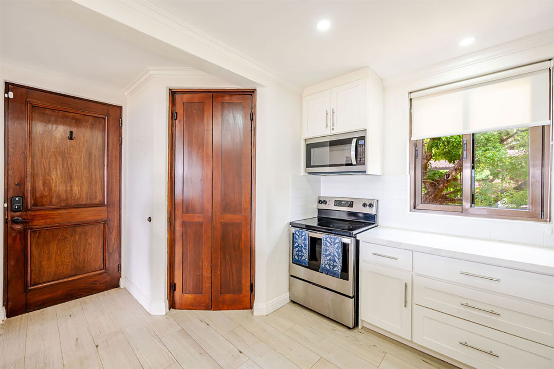 luxury condo Reserva Conchal, beachfront condo Costa Rica, Carao community condo for sale, turnkey condo Playa Conchal, ocean vi