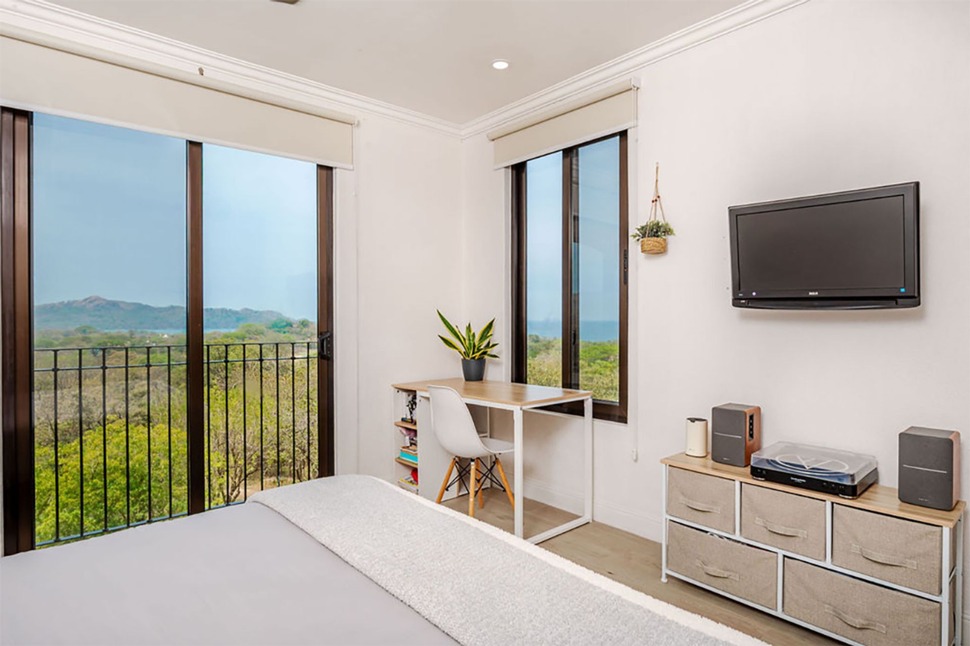 luxury condo Reserva Conchal, beachfront condo Costa Rica, Carao community condo for sale, turnkey condo Playa Conchal, ocean vi